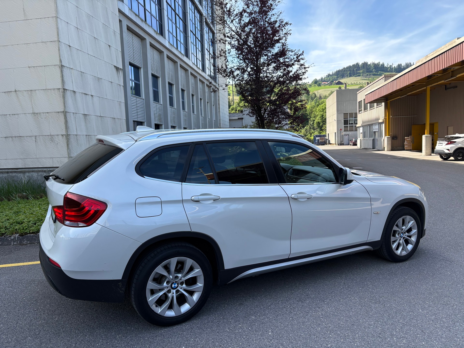 BMW X1 xDrive 28i Steptronic-image-3