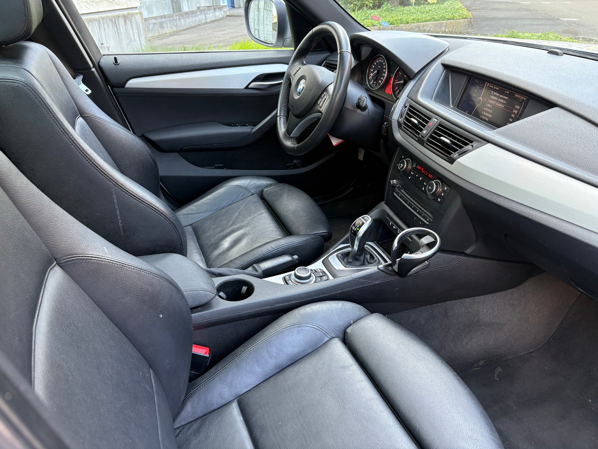 BMW X1 xDrive 28i Steptronic-image-8