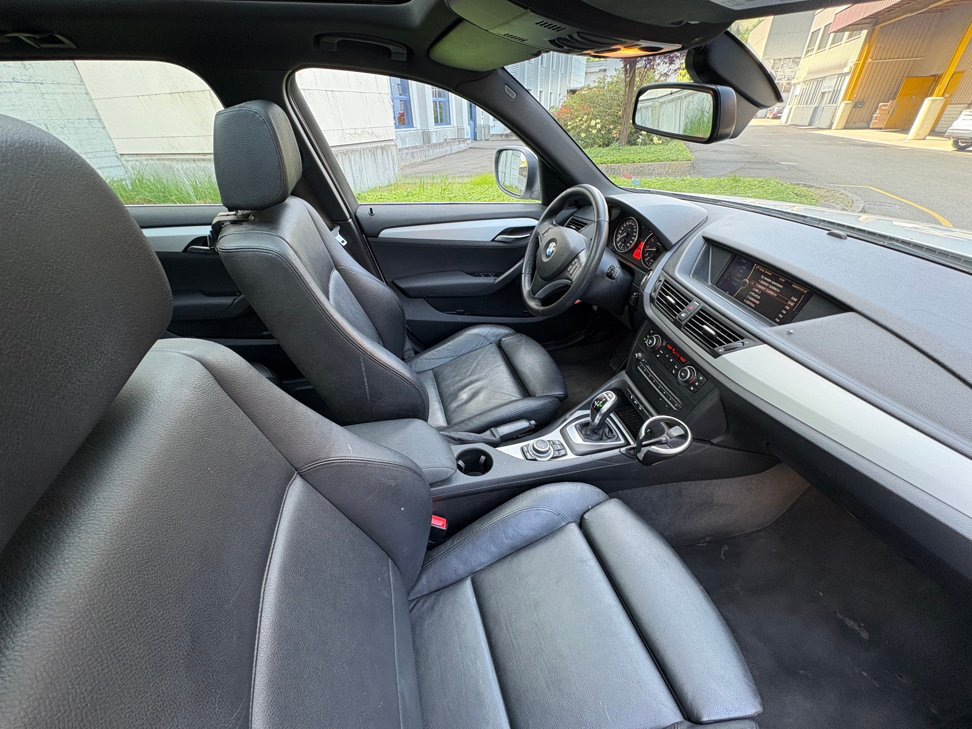 BMW X1 xDrive 28i Steptronic-image-7