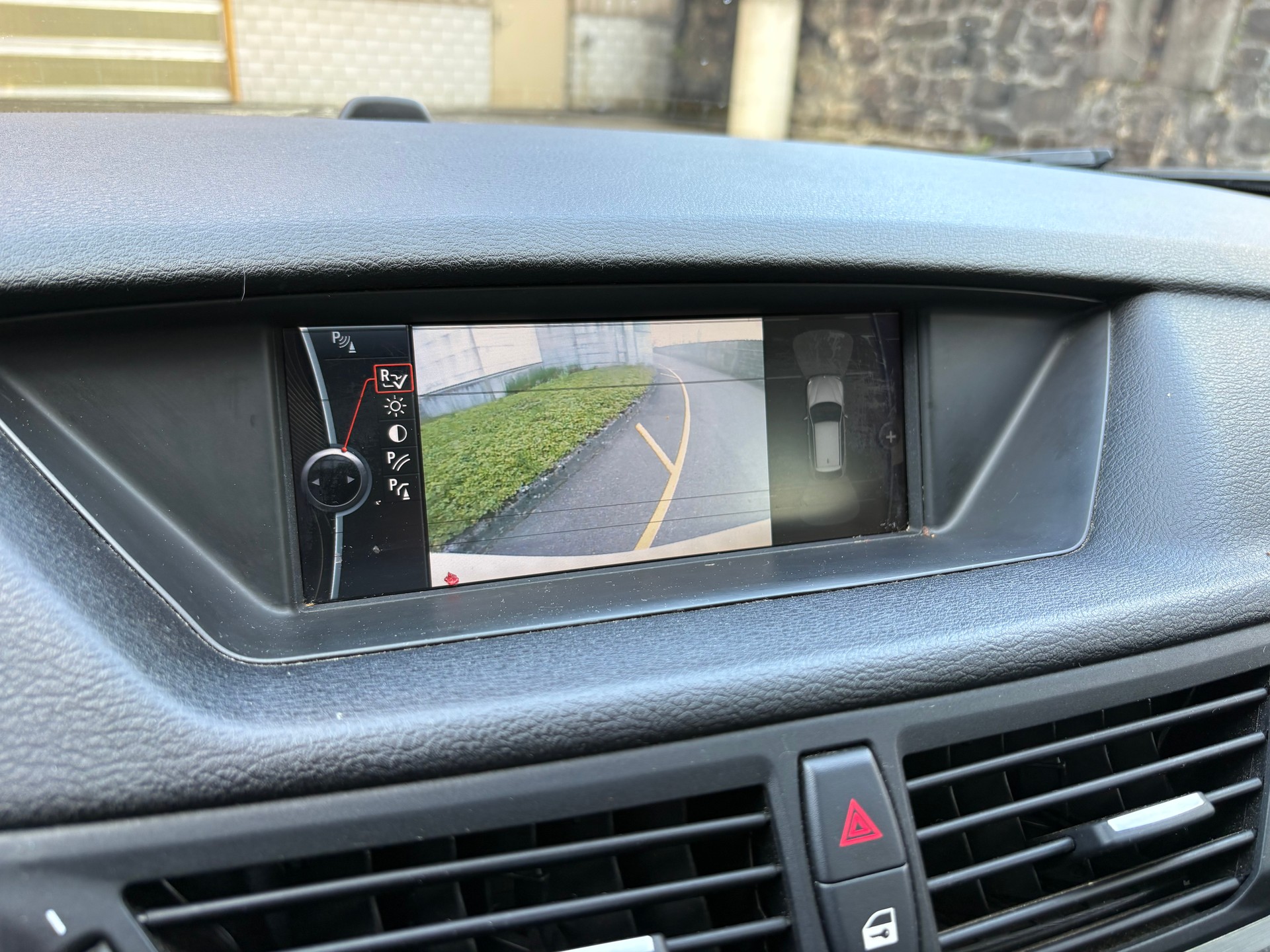 BMW X1 xDrive 28i Steptronic-image-11