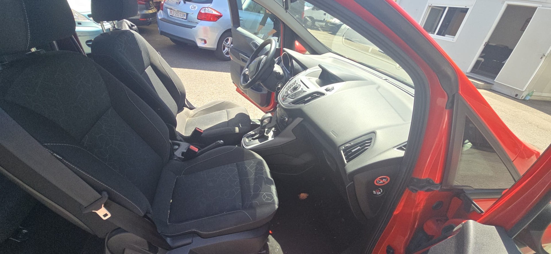 FORD B-Max 1.6 Ti-VCT Titanium PowerShift-image-12