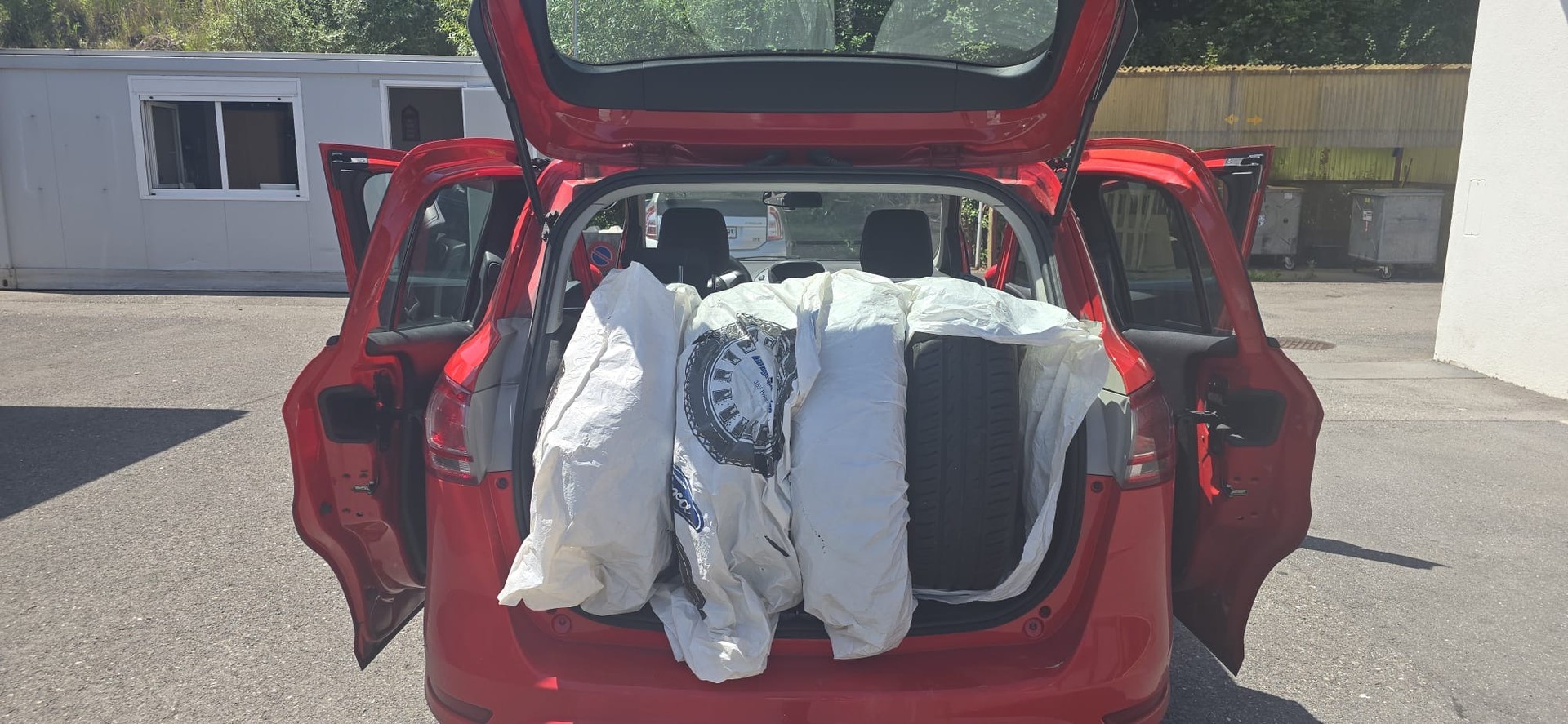 FORD B-Max 1.6 Ti-VCT Titanium PowerShift-image-6