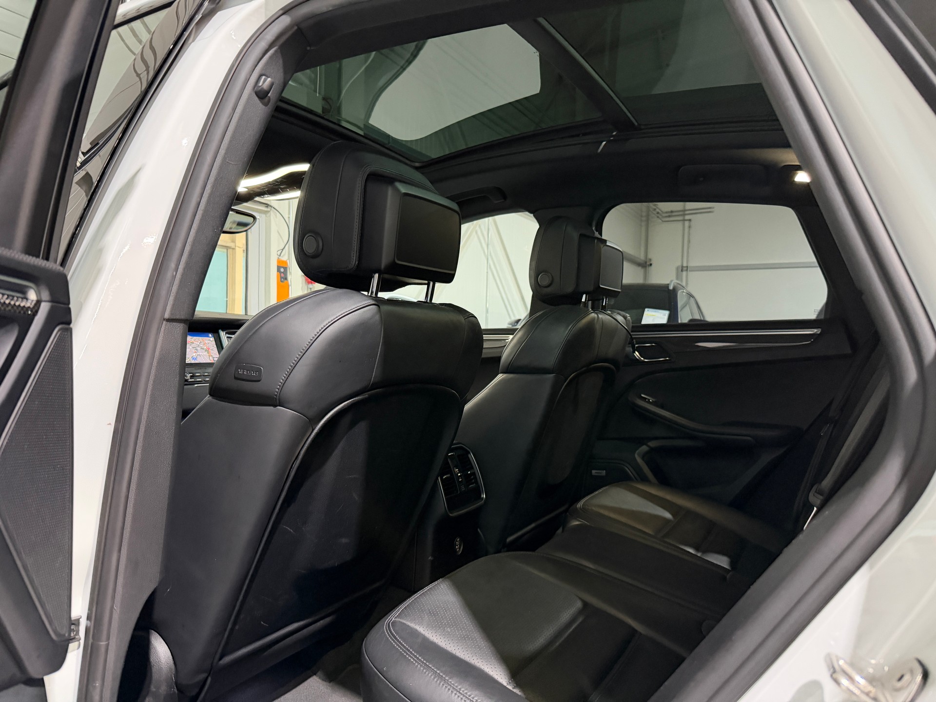 PORSCHE Macan GTS PDK (CH) AHK 2.4T-image-18