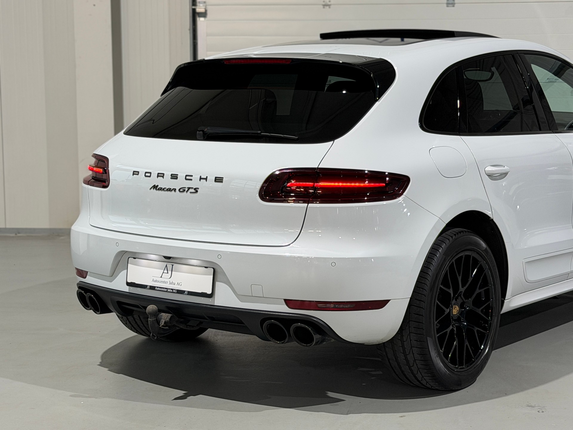 PORSCHE Macan GTS PDK (CH) AHK 2.4T-image-5