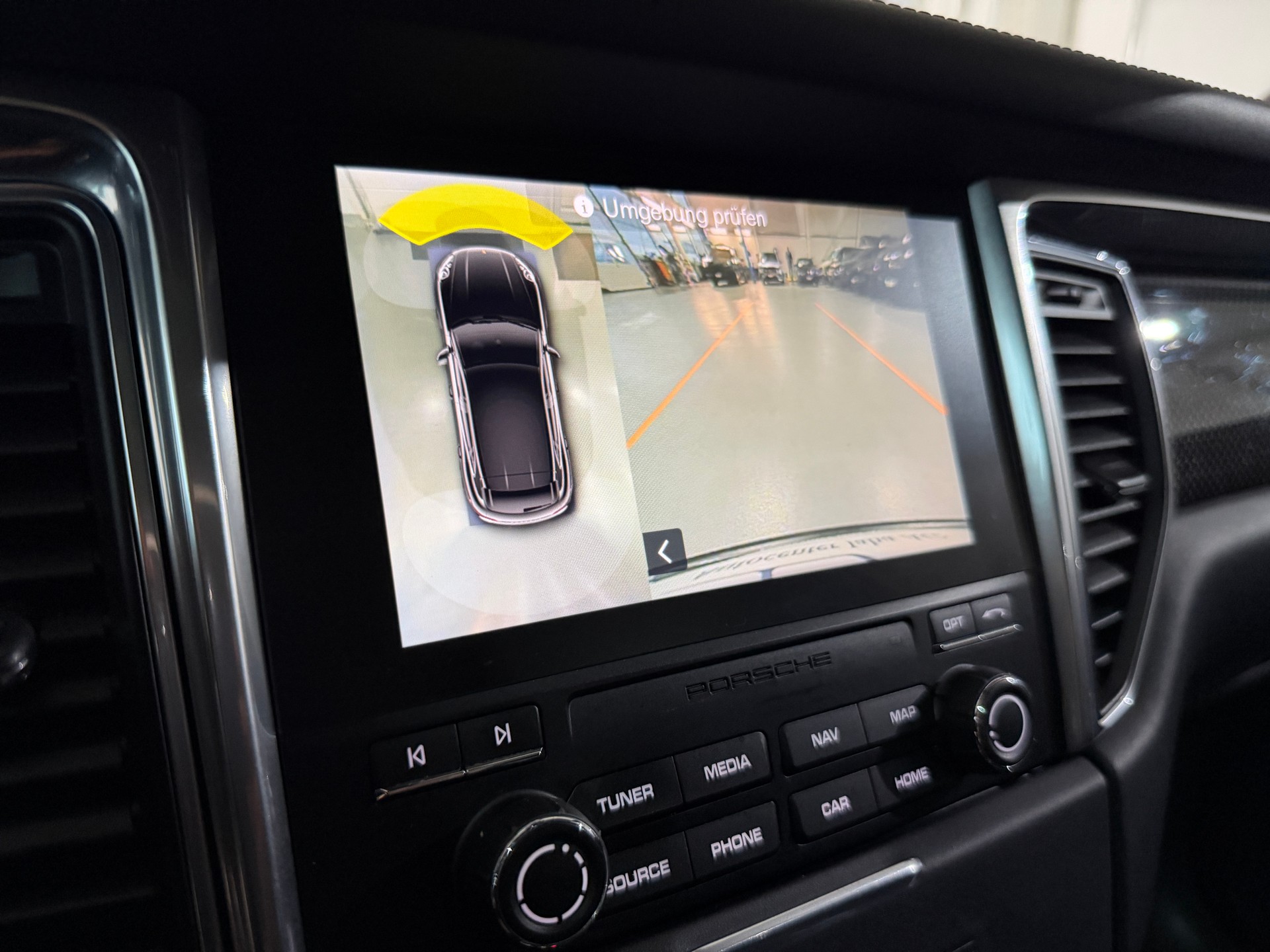PORSCHE Macan GTS PDK (CH) AHK 2.4T-image-8