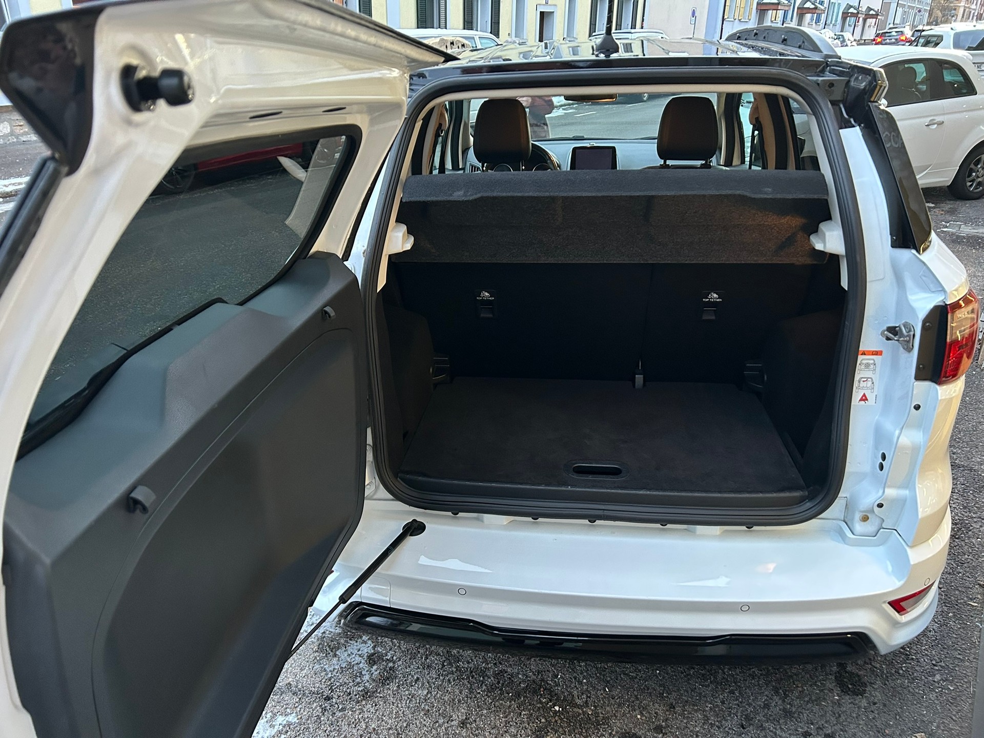 FORD EcoSport 1.5 TDCi ST-Line 4x4-image-6