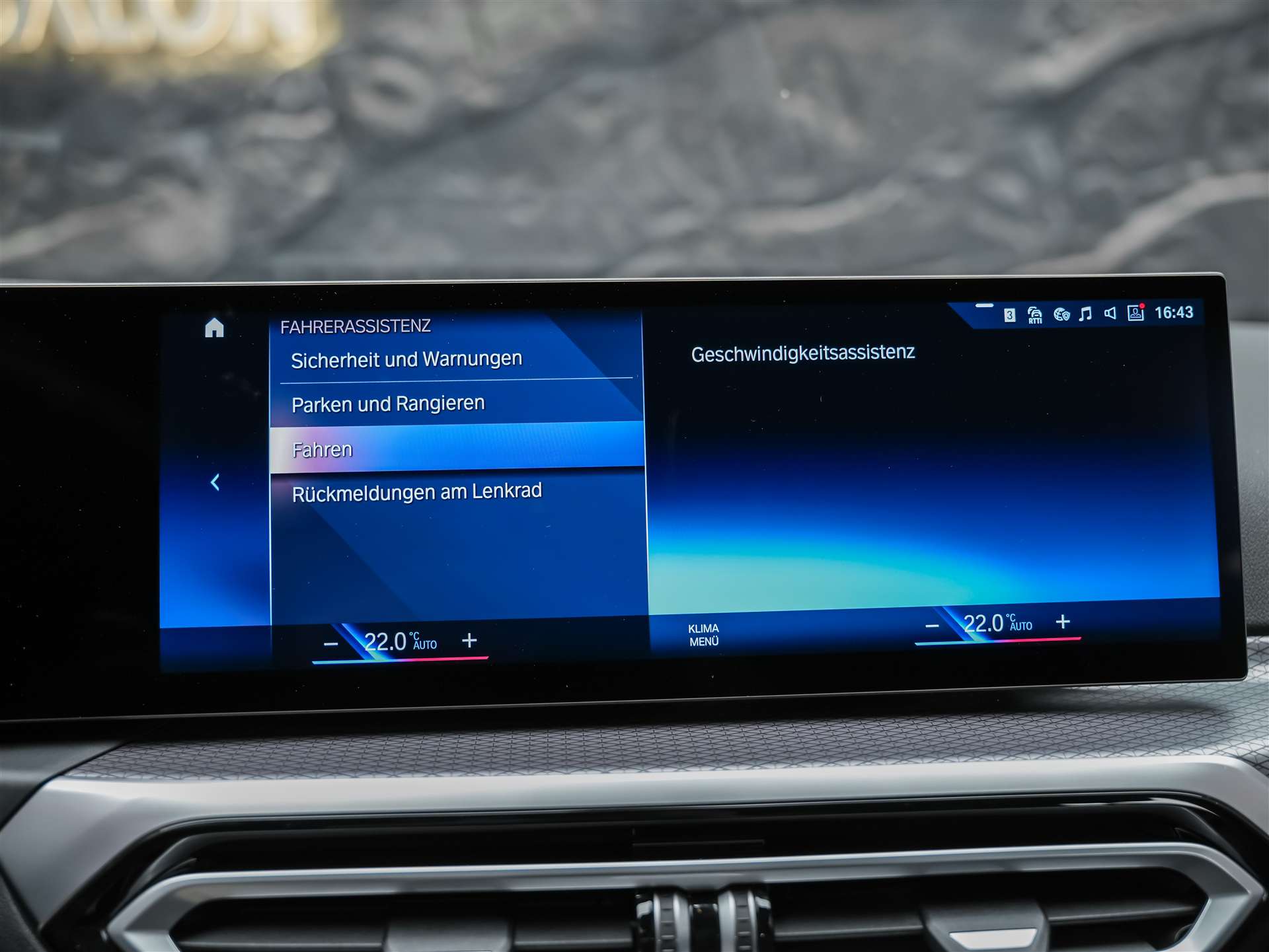 BMW 330i xDrive Steptronic M Sport Pro *Werksgarantie*Abstandsregler*Head Up Display*-image-33