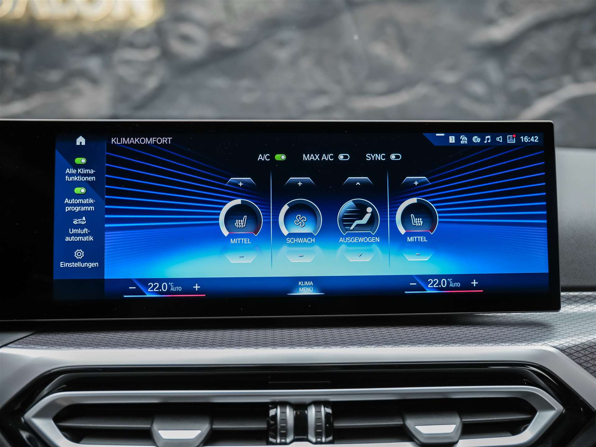 BMW 330i xDrive Steptronic M Sport Pro *Werksgarantie*Abstandsregler*Head Up Display*-image-29