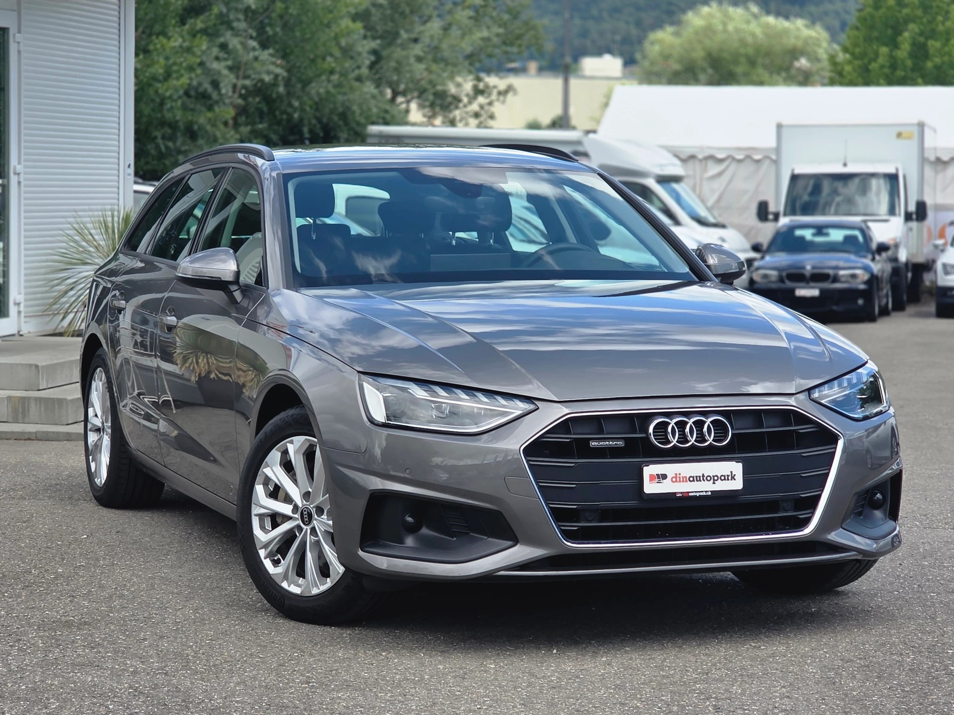 AUDI A4 Avant 40 TDI Attraction Quattro S-tronic * CH-Fahrzeug * Frisch ab MFK *-image-4