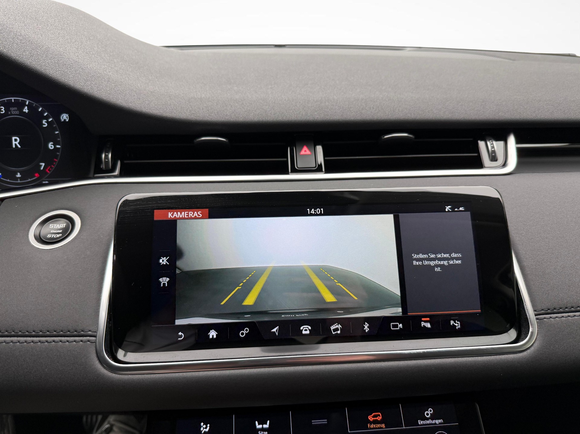 LAND ROVER Range Rover Evoque 2.0 T SE-image-12