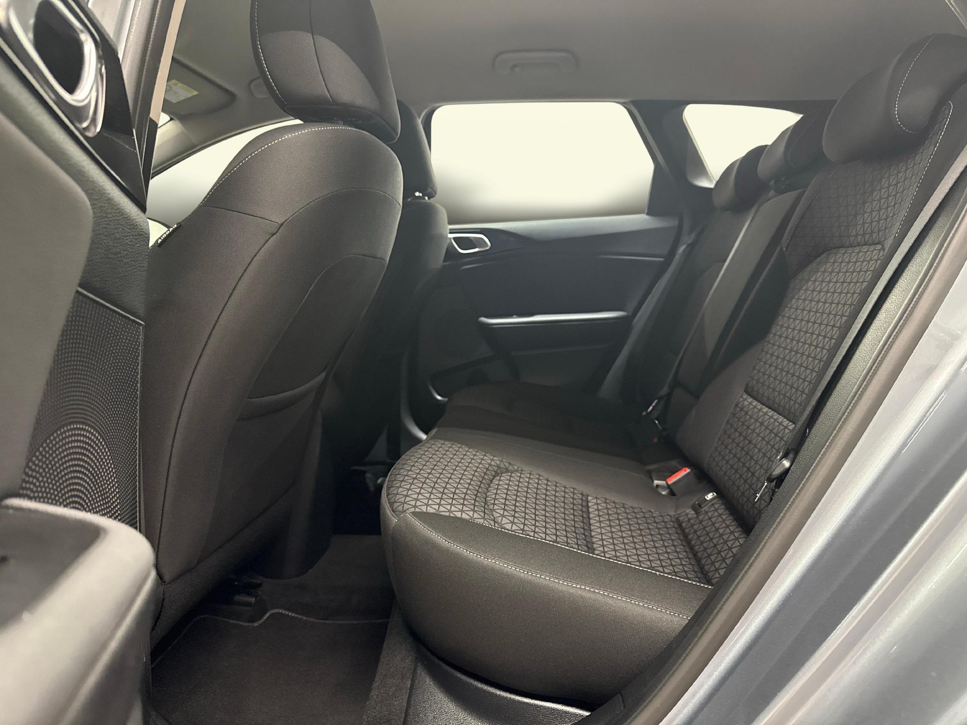 KIA Ceed SW 1.6 CRDi MHEV Power + Pneumatici invernali-image-10