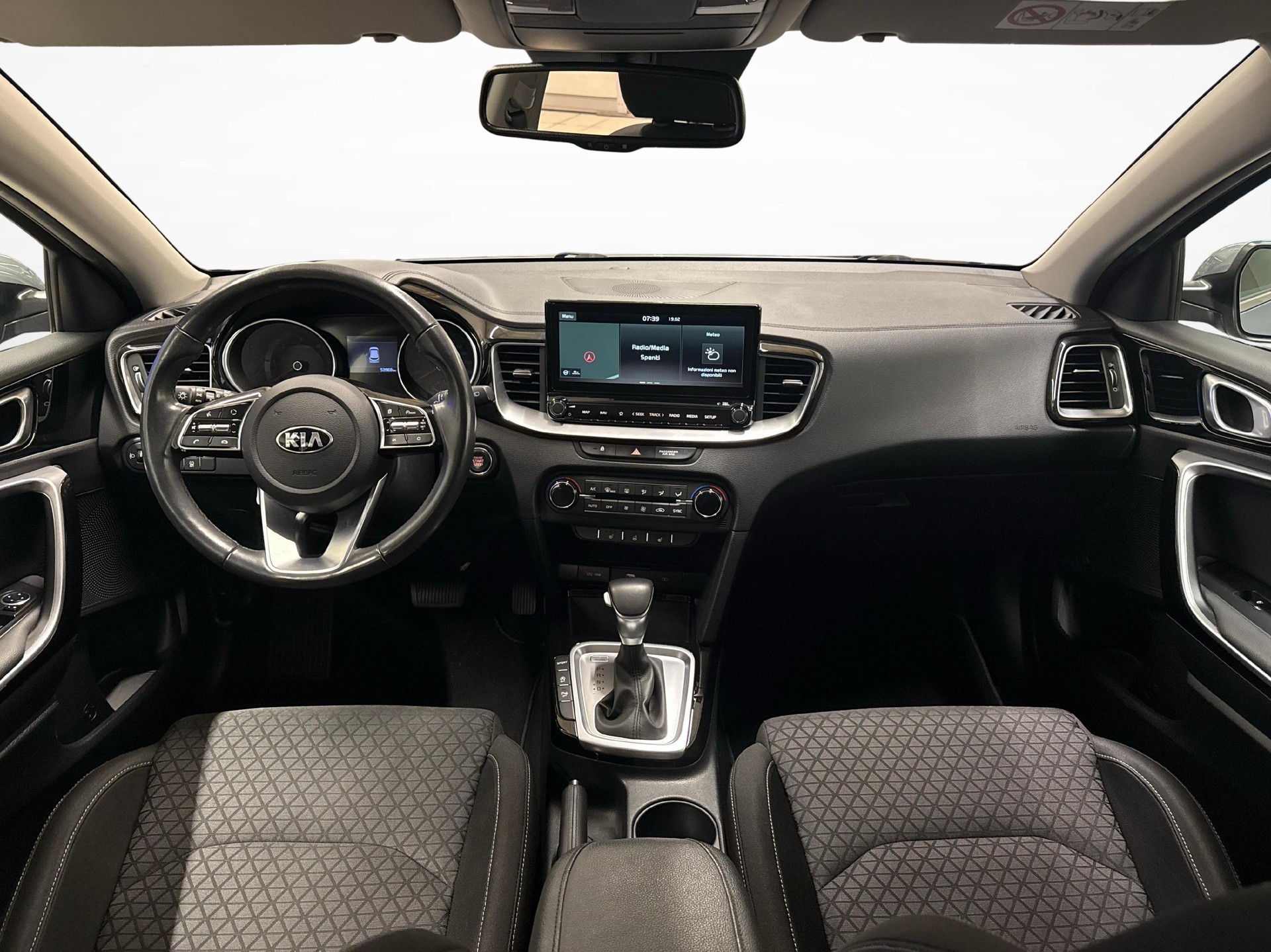 KIA Ceed SW 1.6 CRDi MHEV Power + Pneumatici invernali-image-8