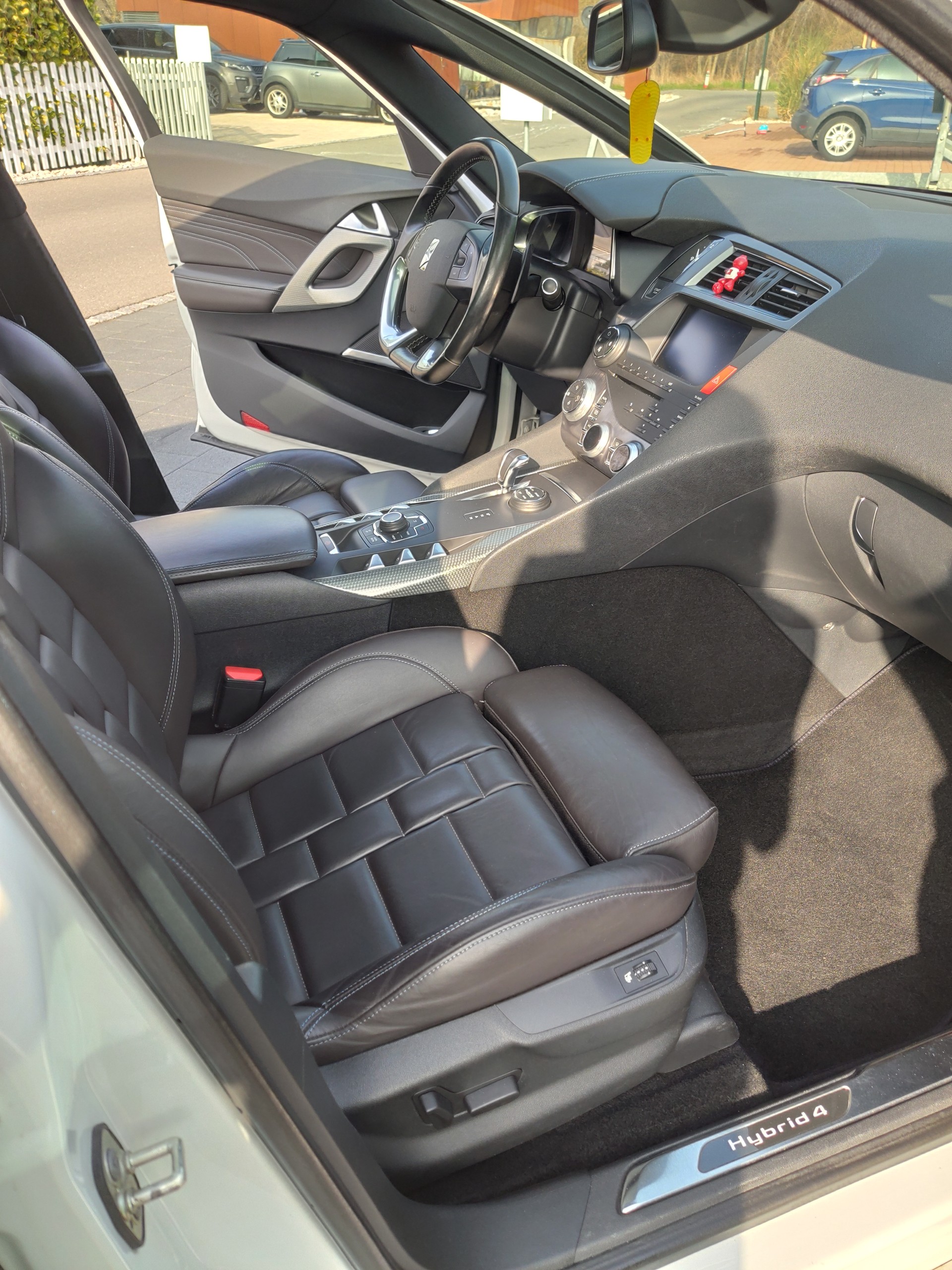 DS AUTOMOBILES 2.0 HDi HyB4 Paris R. EGS-image-2
