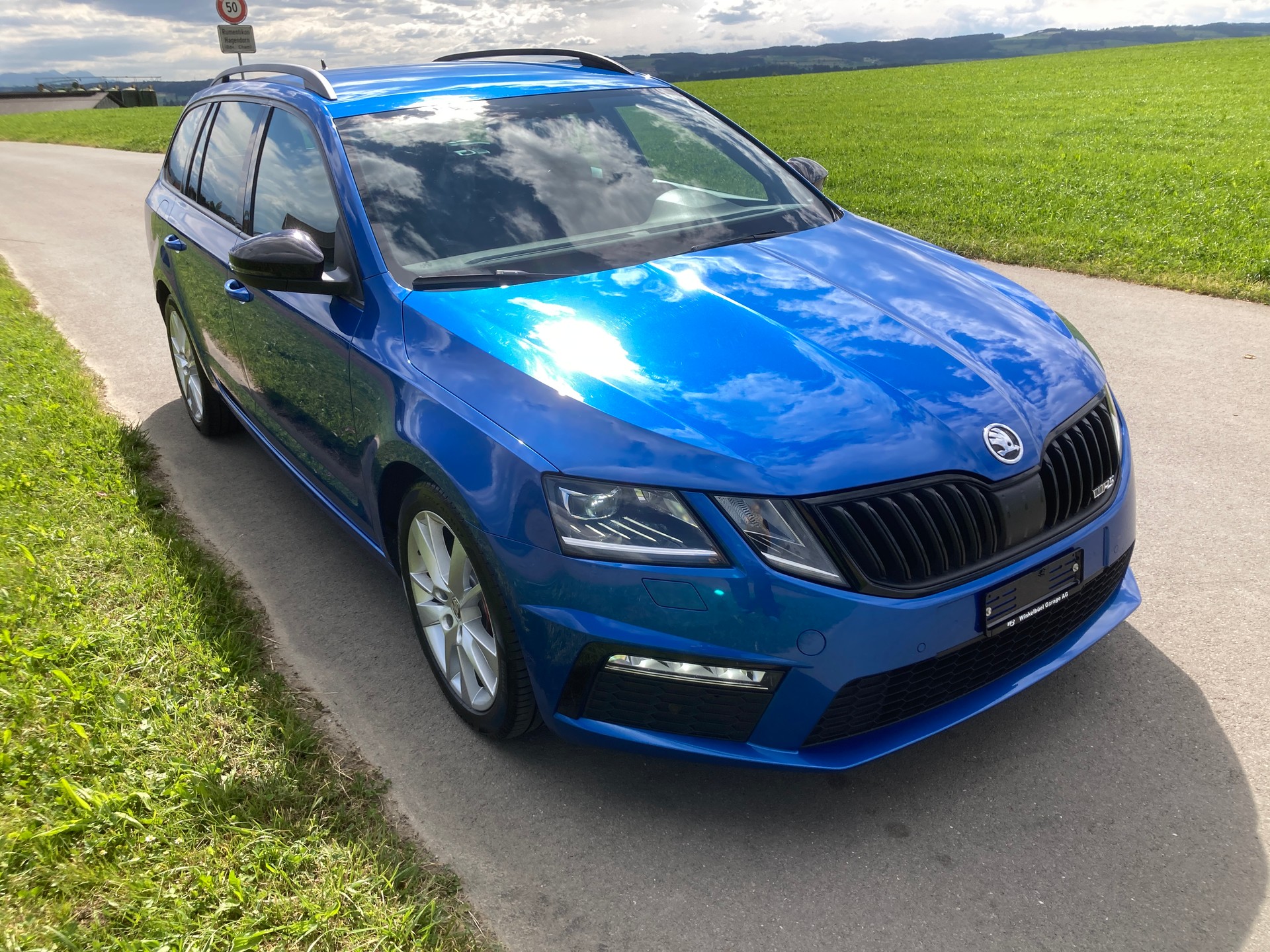SKODA Octavia Combi 2.0 TDI RS 4x4 DSG mit Anhängerkupplung-image-1
