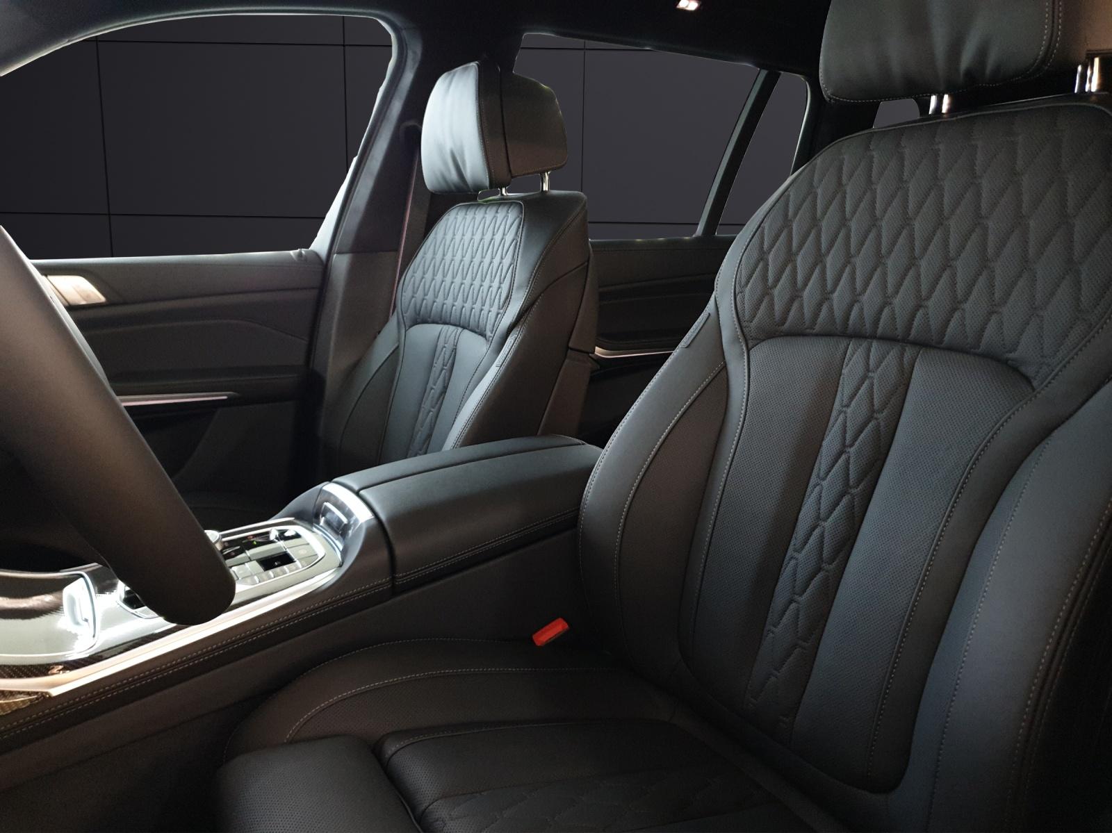 BMW X7 40d xDrive-image-10