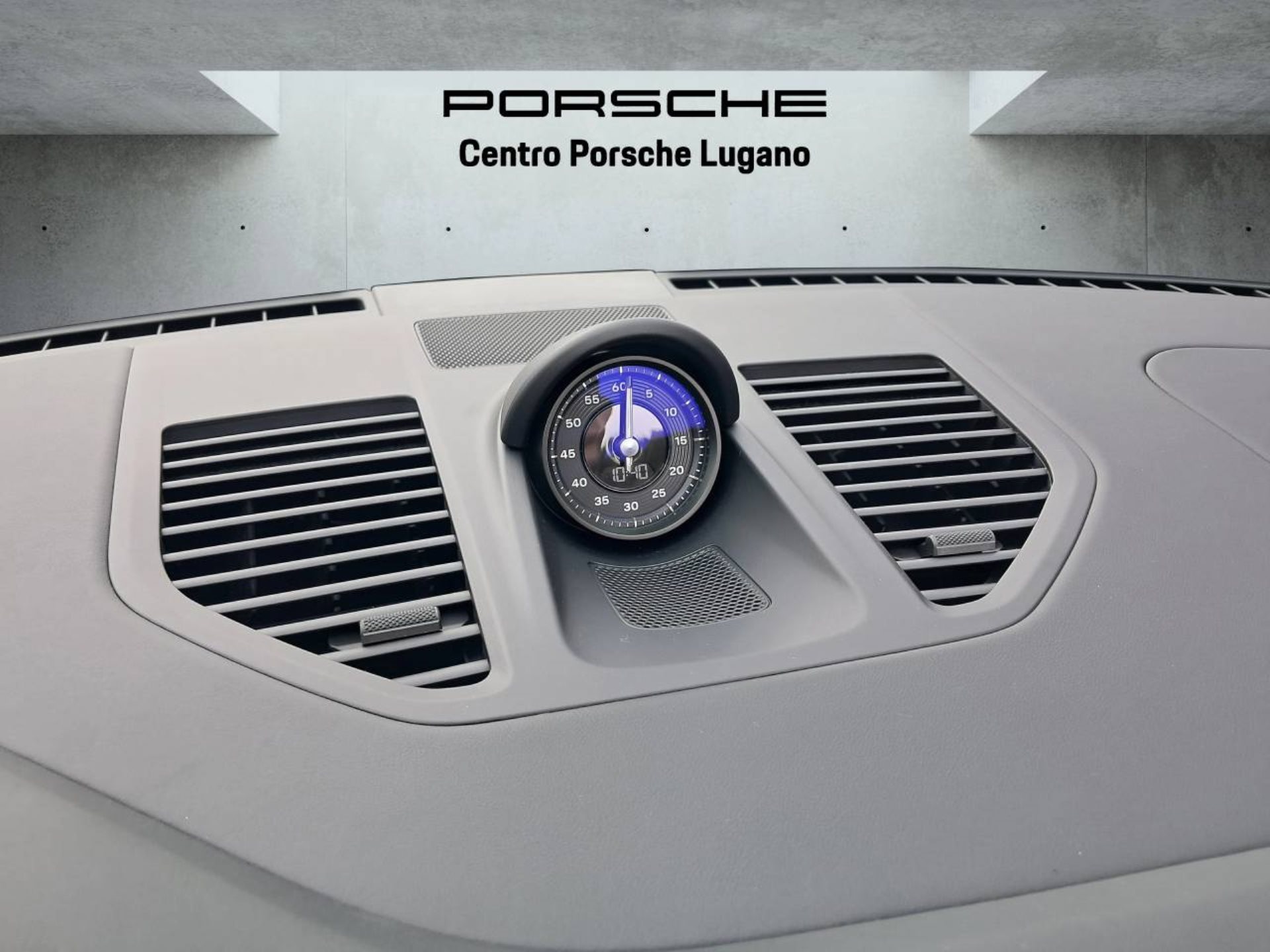 PORSCHE 911 Carrera S Cabriolet-image-24