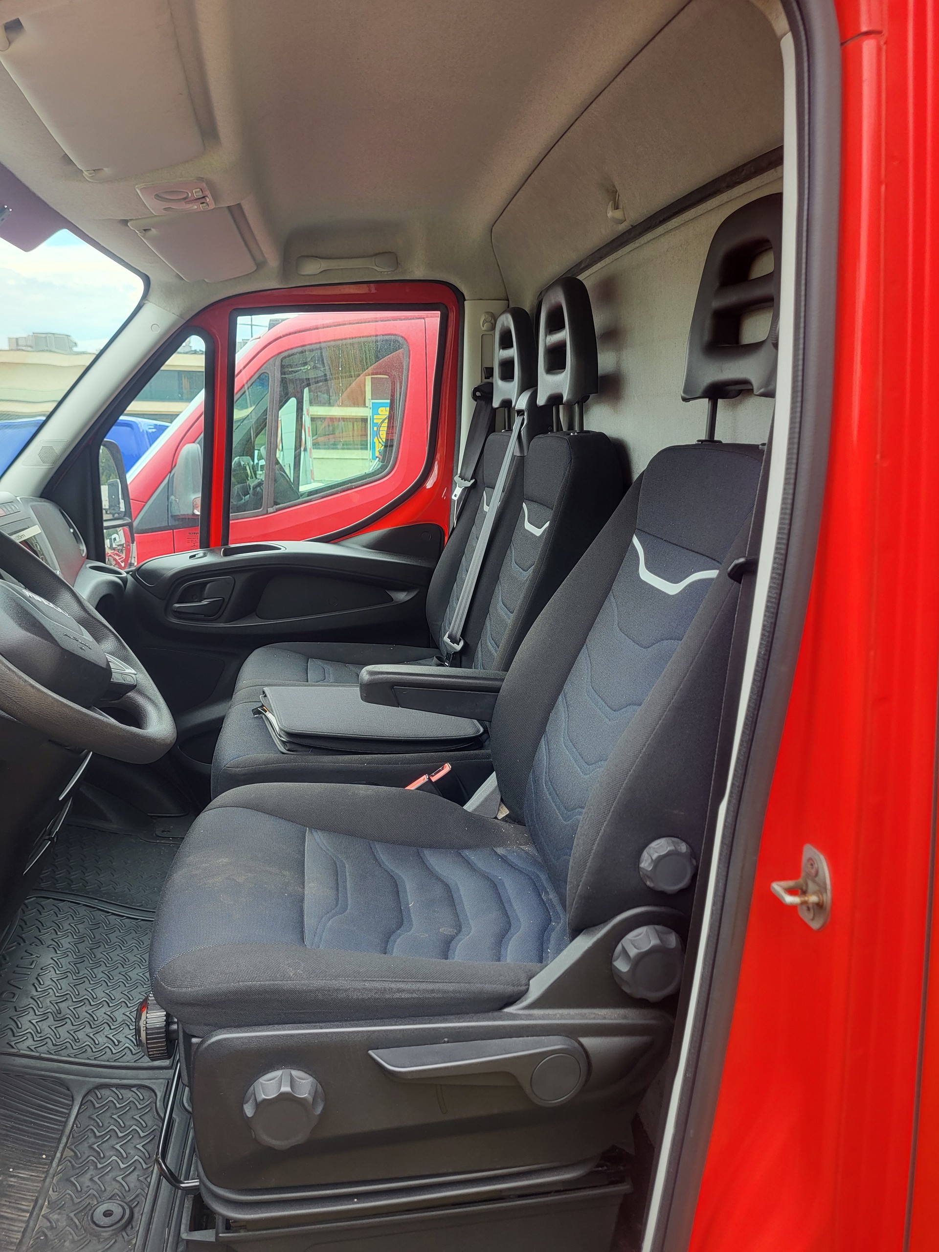 IVECO 35 S 16 A8-image-2