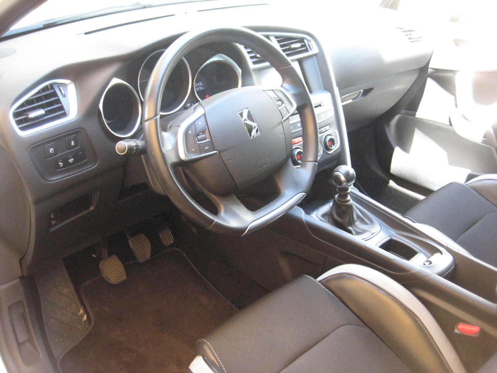 DS AUTOMOBILES DS4 1.2 Pure Tech SO Chic-image-5