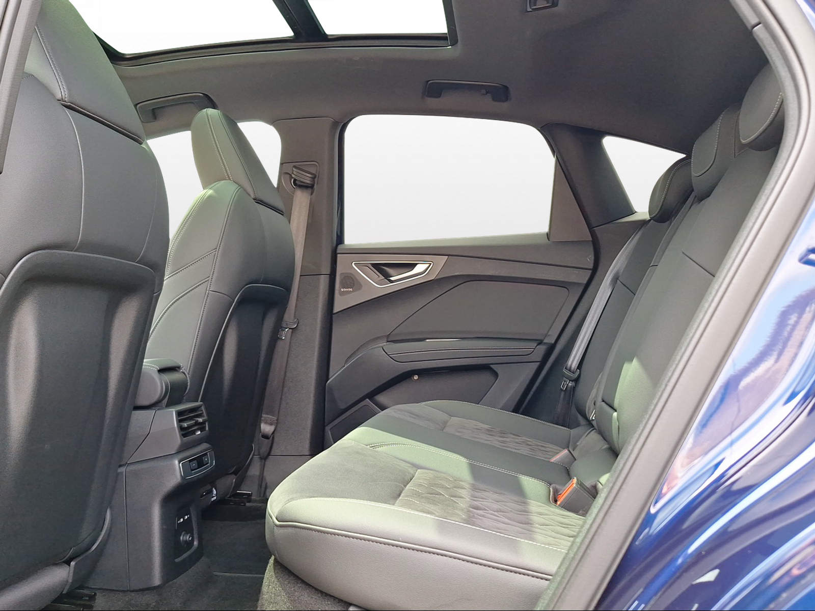 AUDI Q4 Sportback e-tron 45 Attraction quattro-image-10