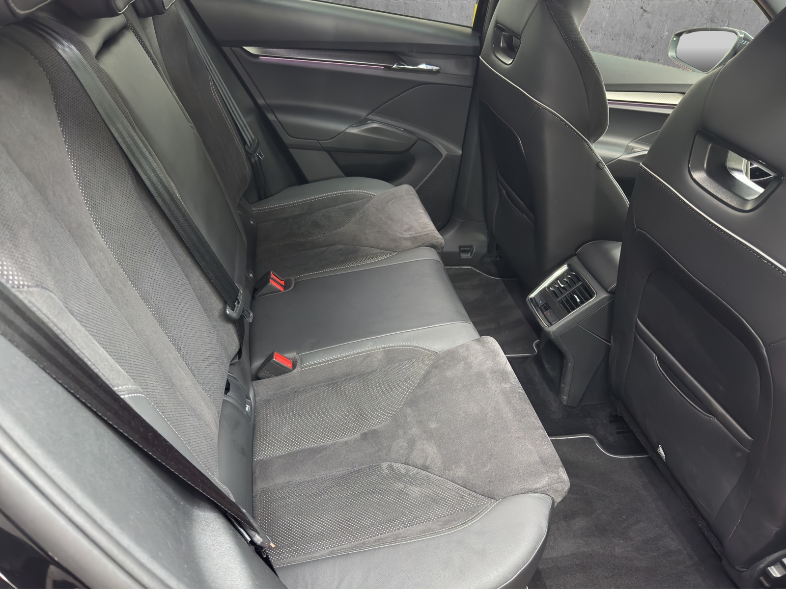 SKODA Enyaq iV 80x SportLine-image-11