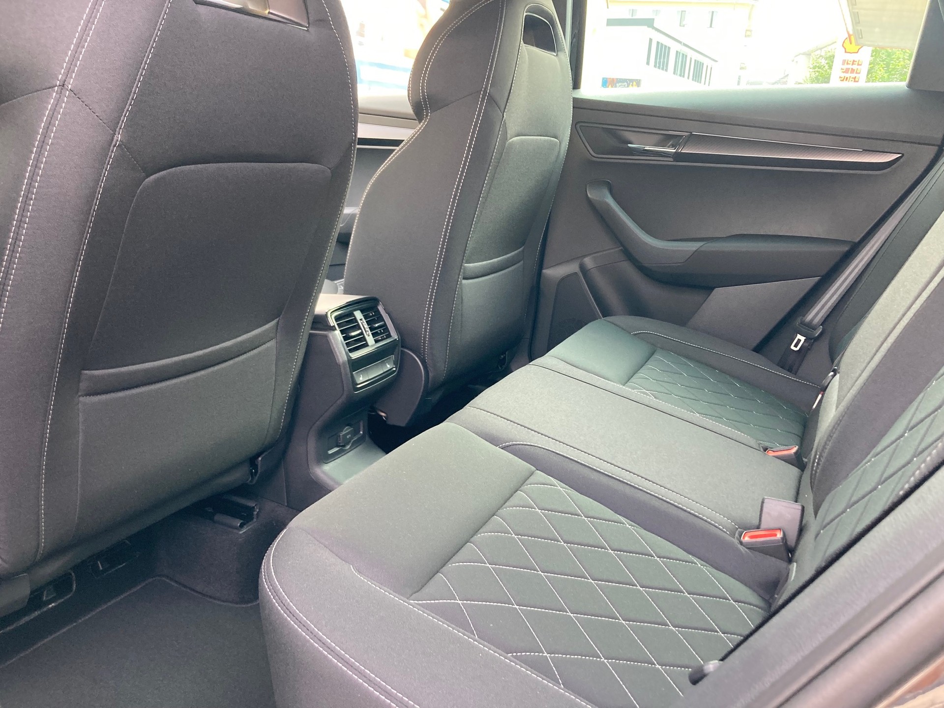 SKODA Karoq 2.0TSI SportL.4x4-image-6