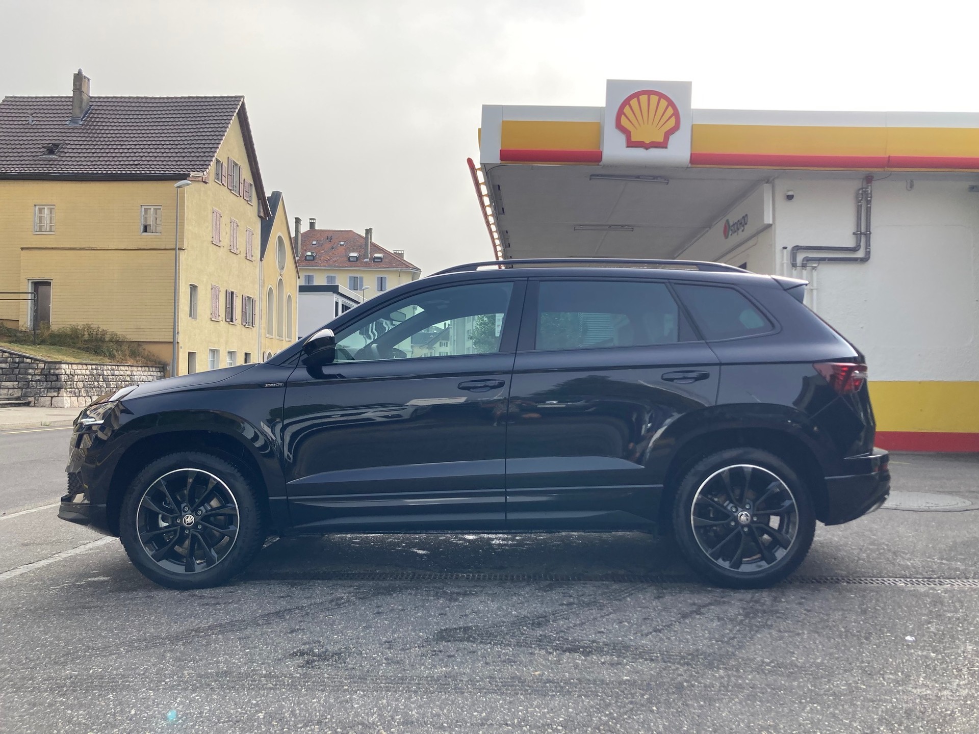 SKODA Karoq 2.0TSI SportL.4x4-image-2