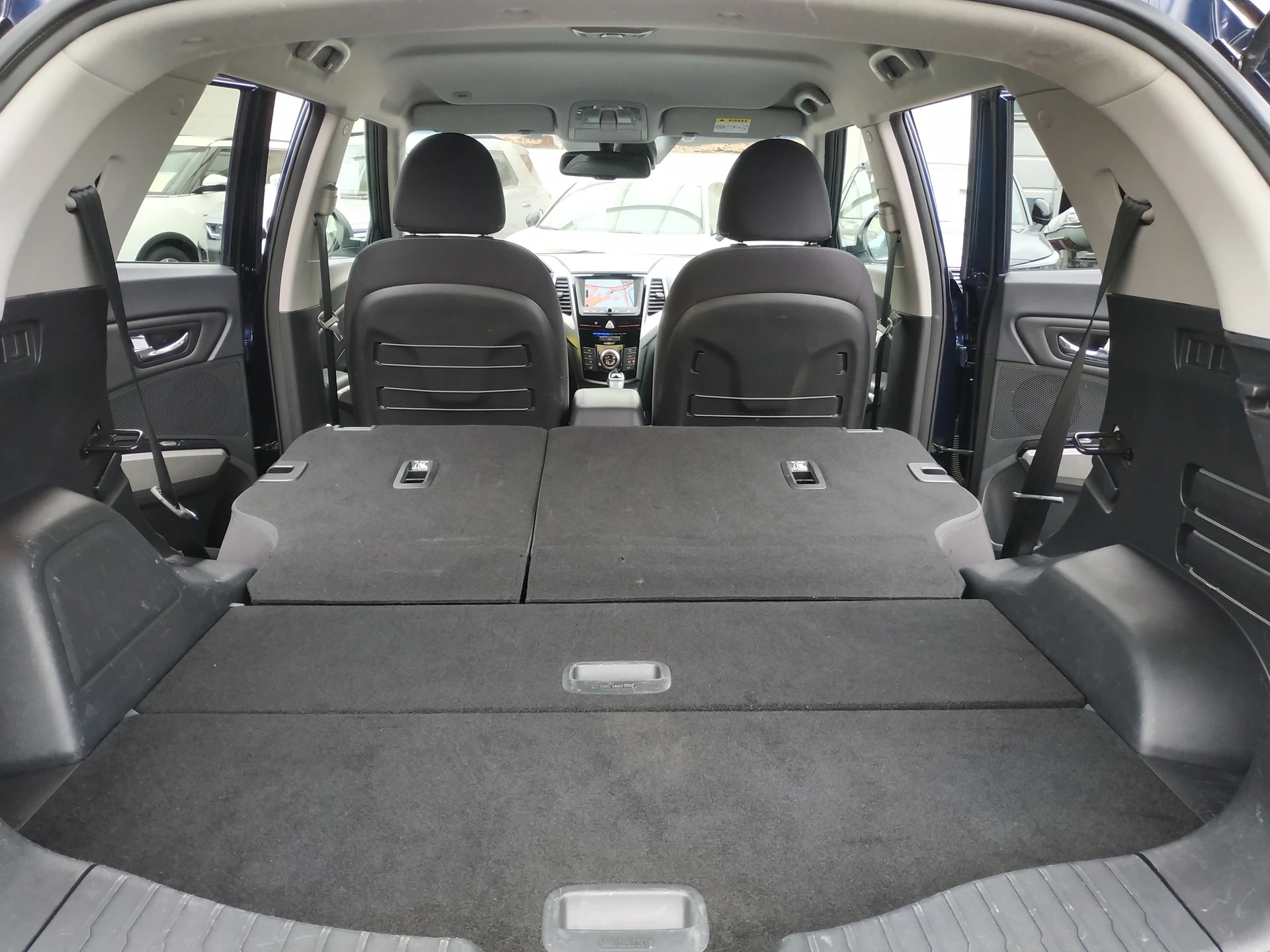 KGM-SsangYong Tivoli 1.6 e-XGi Quartz 4WD Automatic-image-19