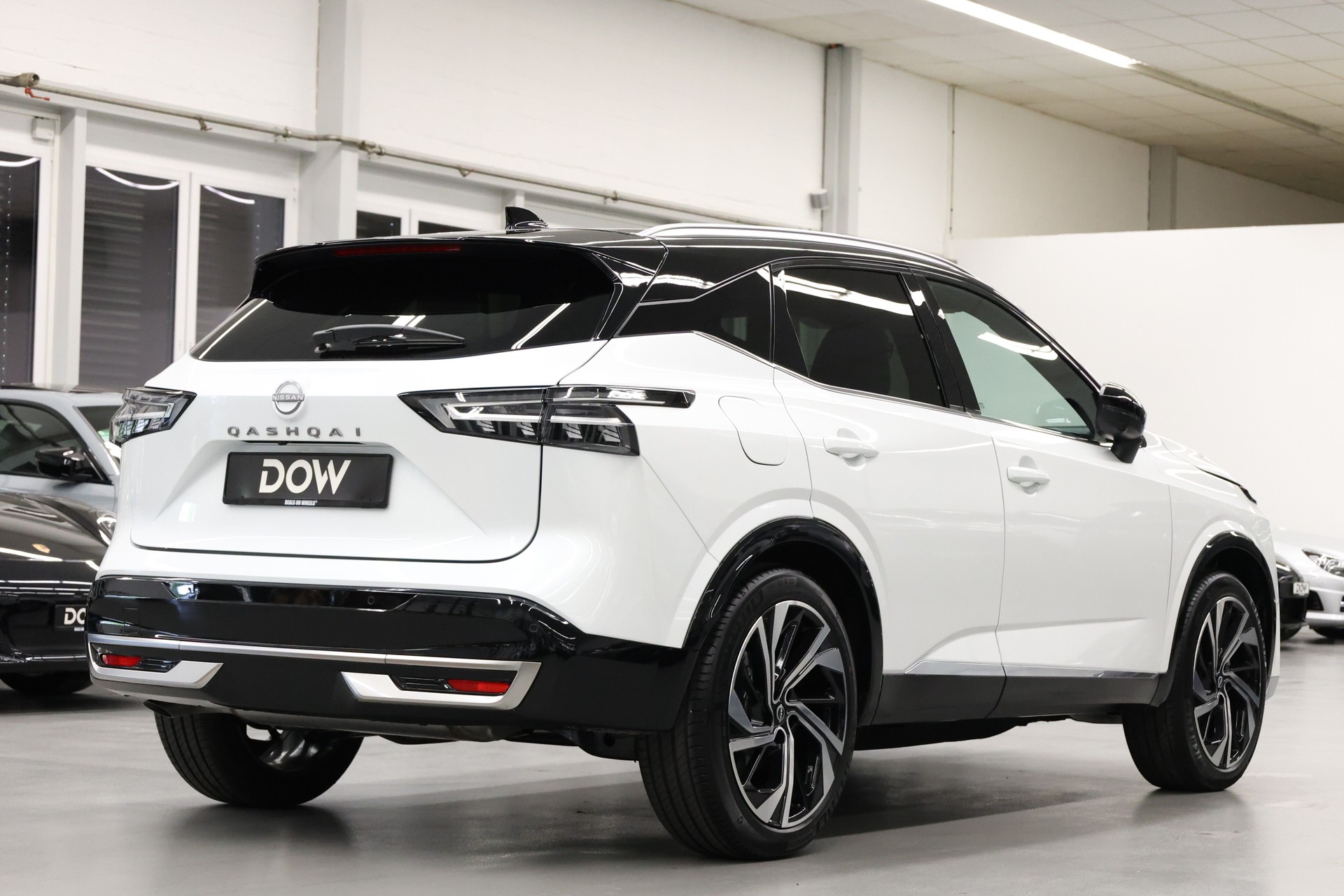 NISSAN Qashqai 1.3 DIG-T Tekna+ 4x4-image-5