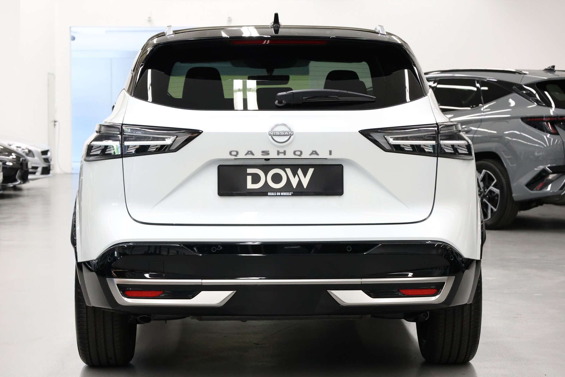 NISSAN Qashqai 1.3 DIG-T Tekna+ 4x4-image-8