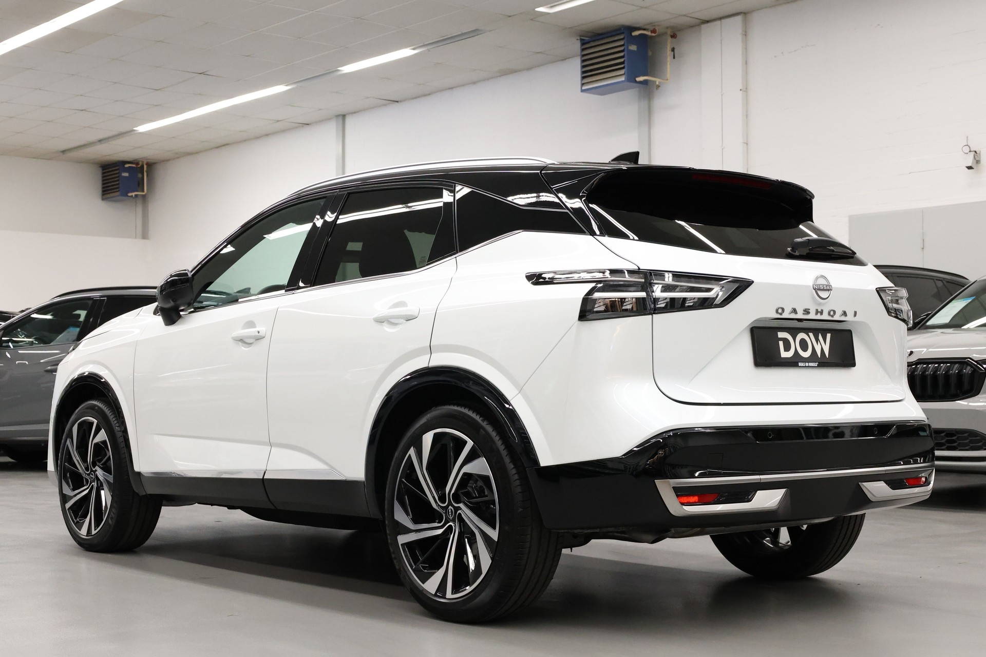 NISSAN Qashqai 1.3 DIG-T Tekna+ 4x4-image-4