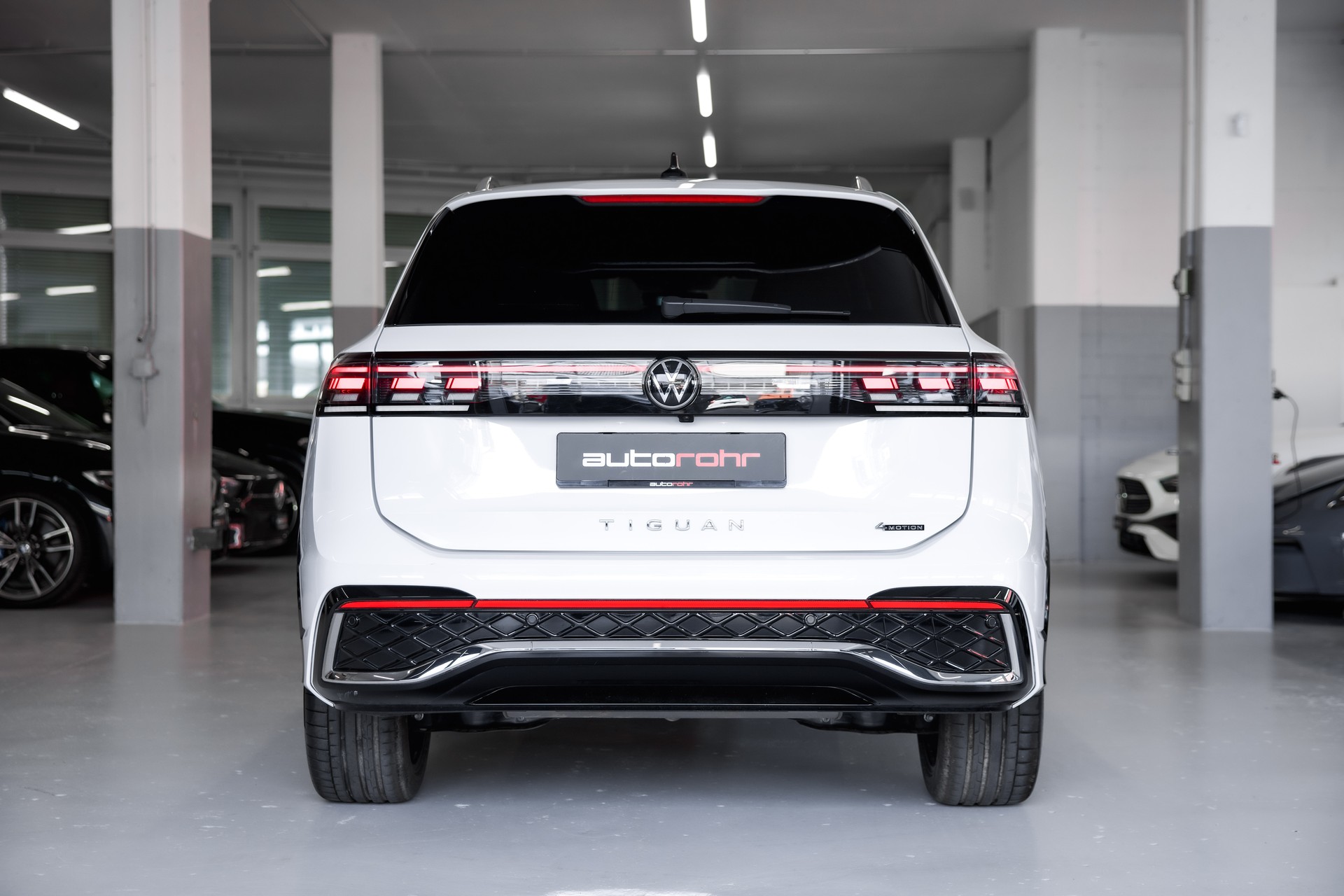 VW Tiguan 2.0 TSI R-Line DSG 4motion-image-5