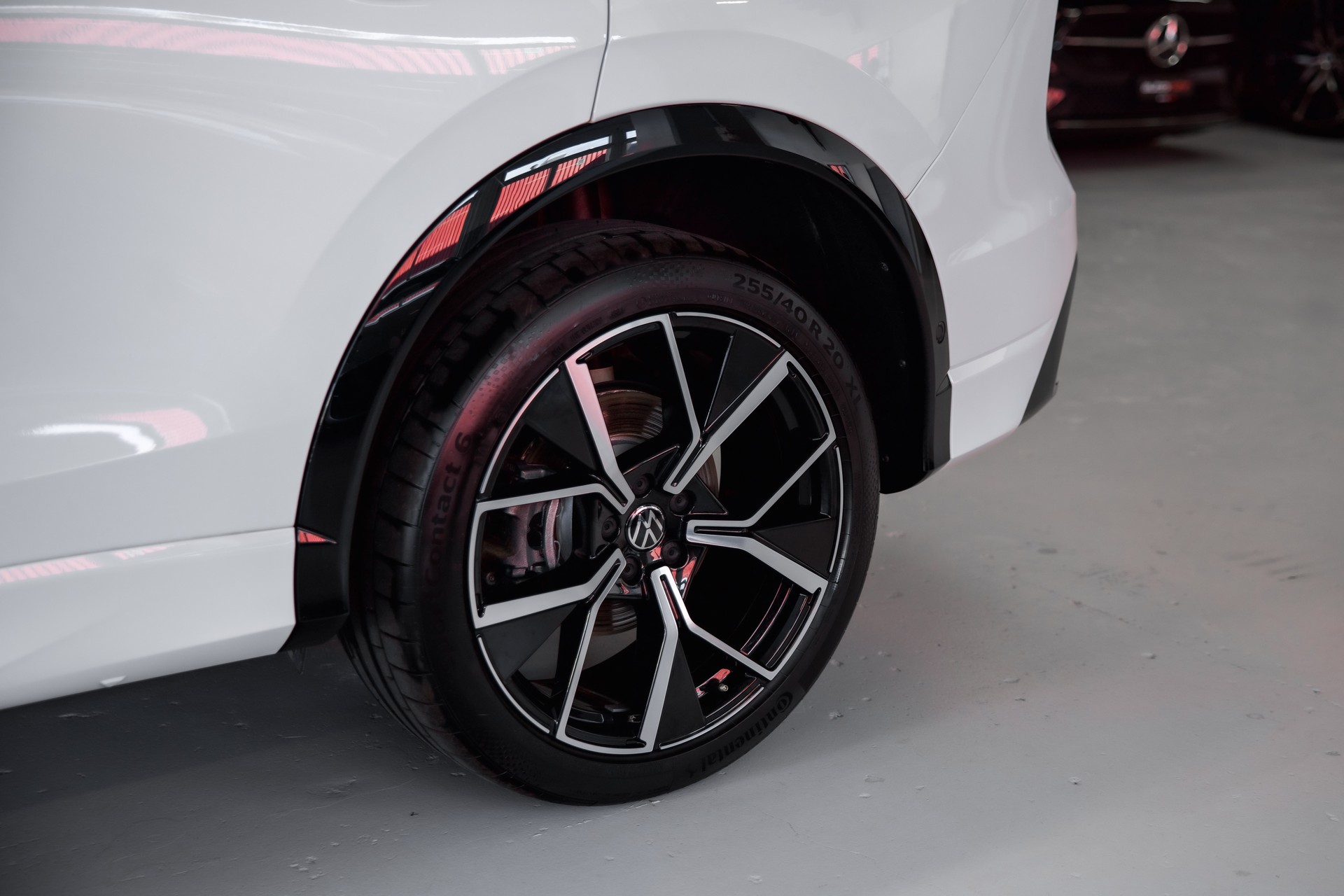 VW Tiguan 2.0 TSI R-Line DSG 4motion-image-15