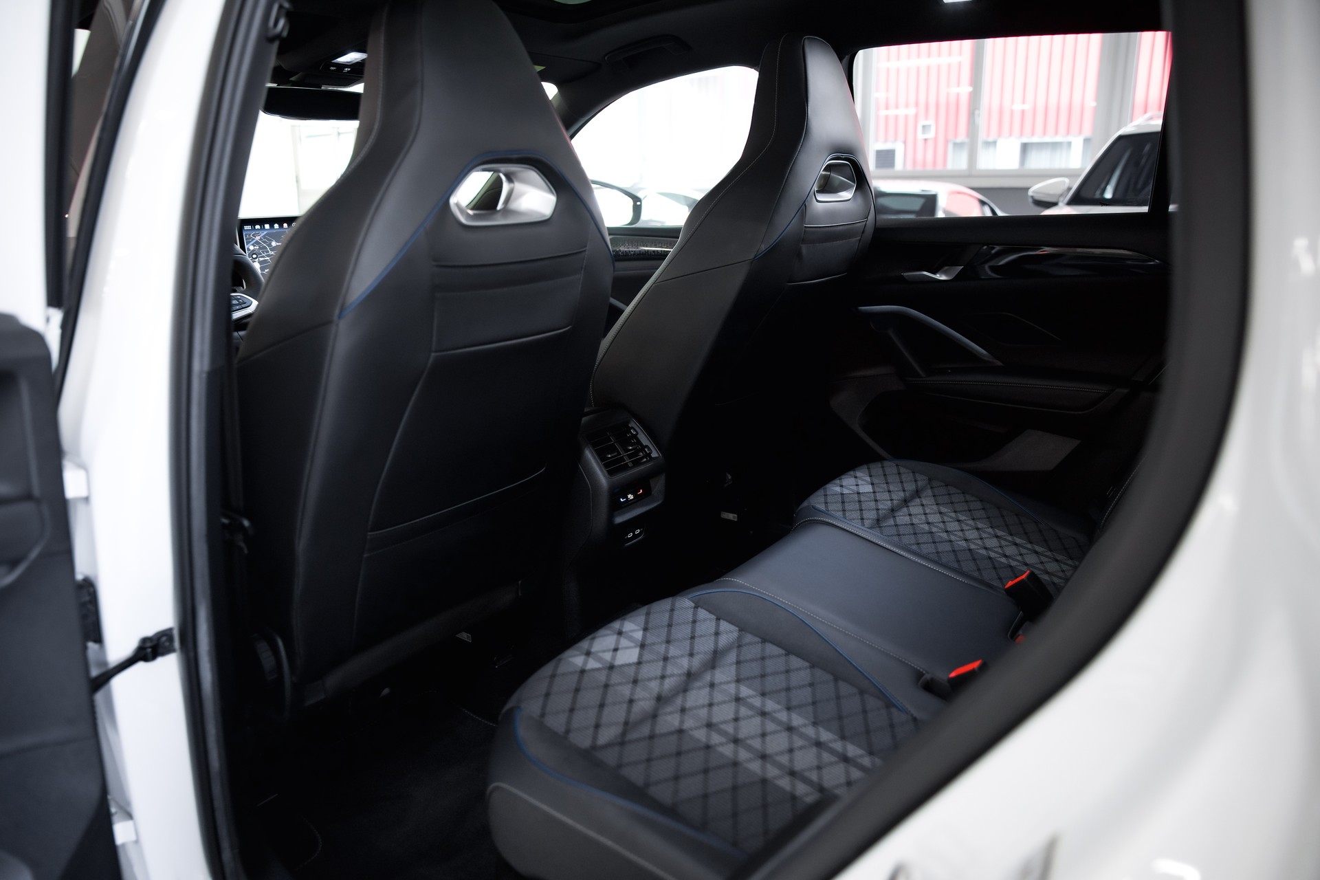 VW Tiguan 2.0 TSI R-Line DSG 4motion-image-20