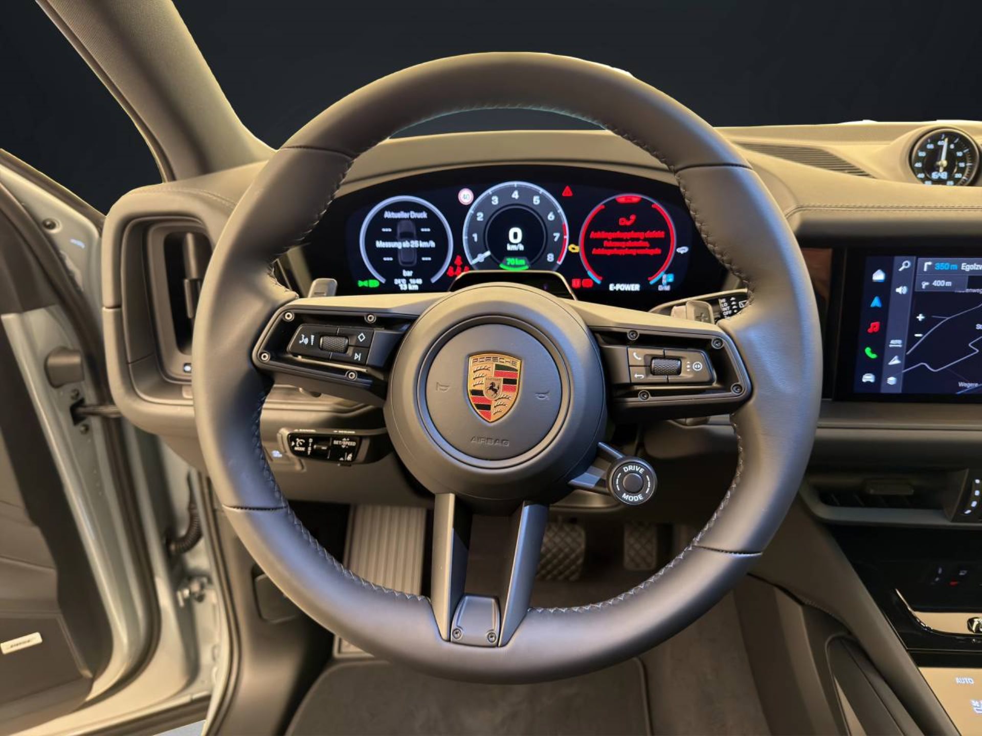 PORSCHE Cayenne E-Hybrid Black Edition-image-12