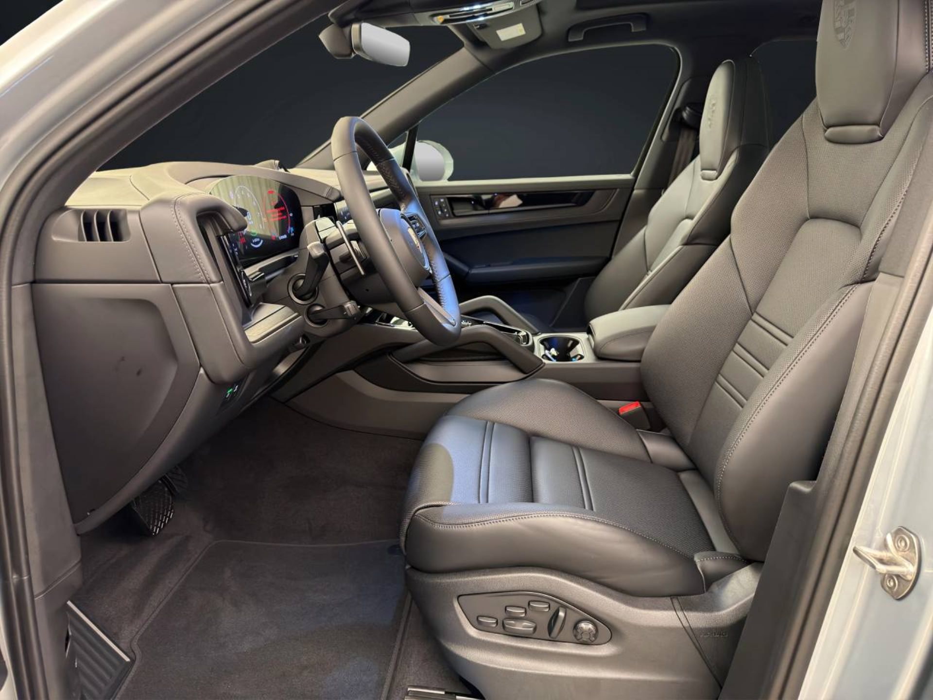 PORSCHE Cayenne E-Hybrid Black Edition-image-4