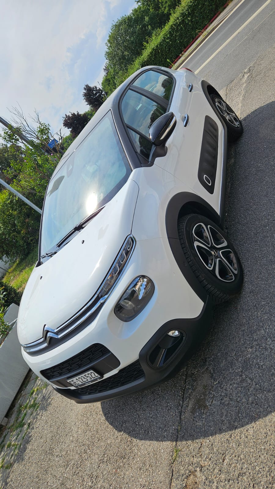 CITROEN 1.2 PureTech Shine-image-0