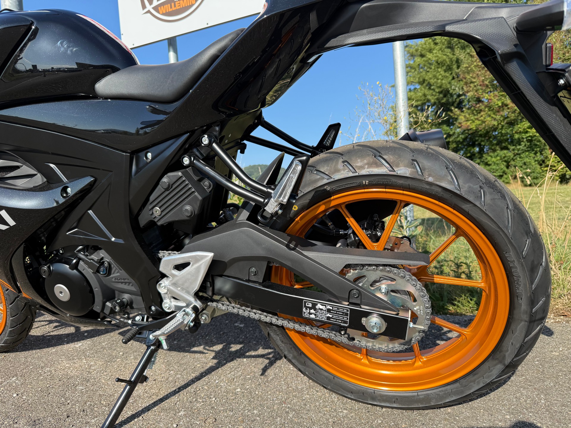 SUZUKI GSX-R 125-showroom-element-3