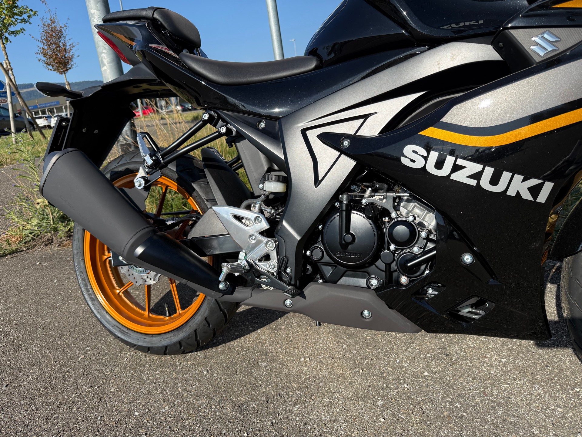 SUZUKI GSX-R 125-image-8