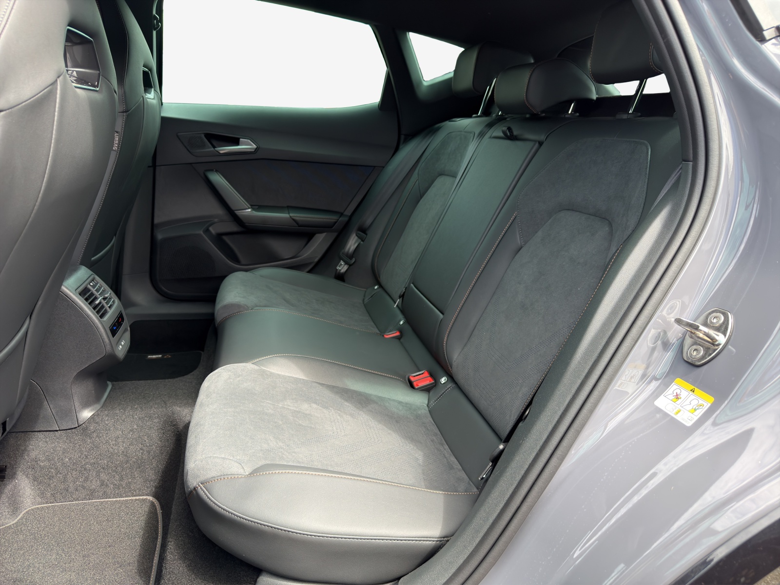 CUPRA Formentor 1.5 TSI DSG-image-11