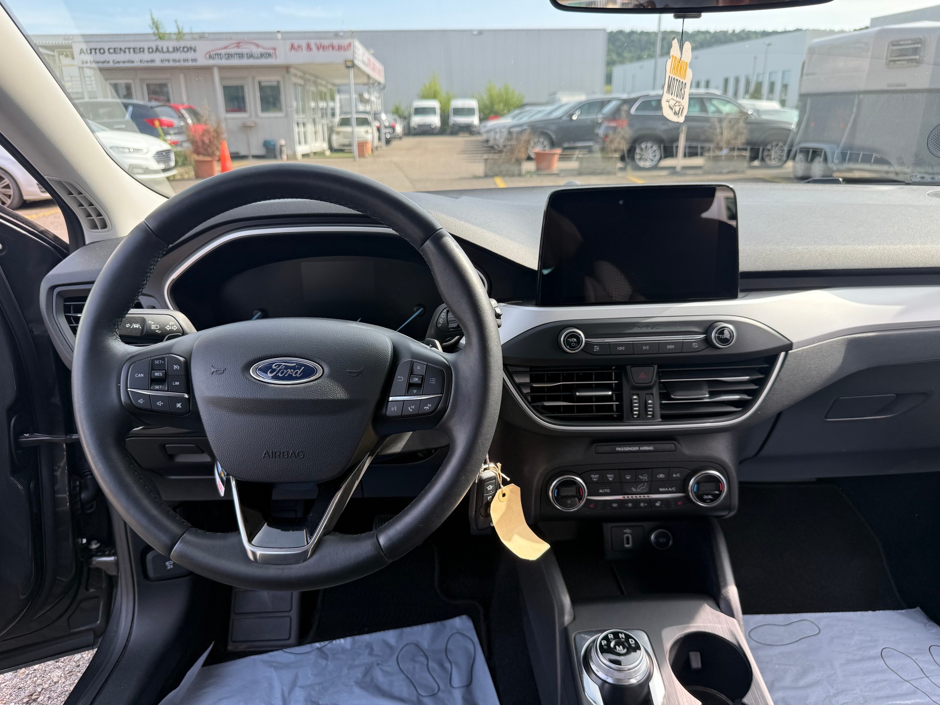 FORD Focus 1.0 SCTi Titanium Automatic-image-2