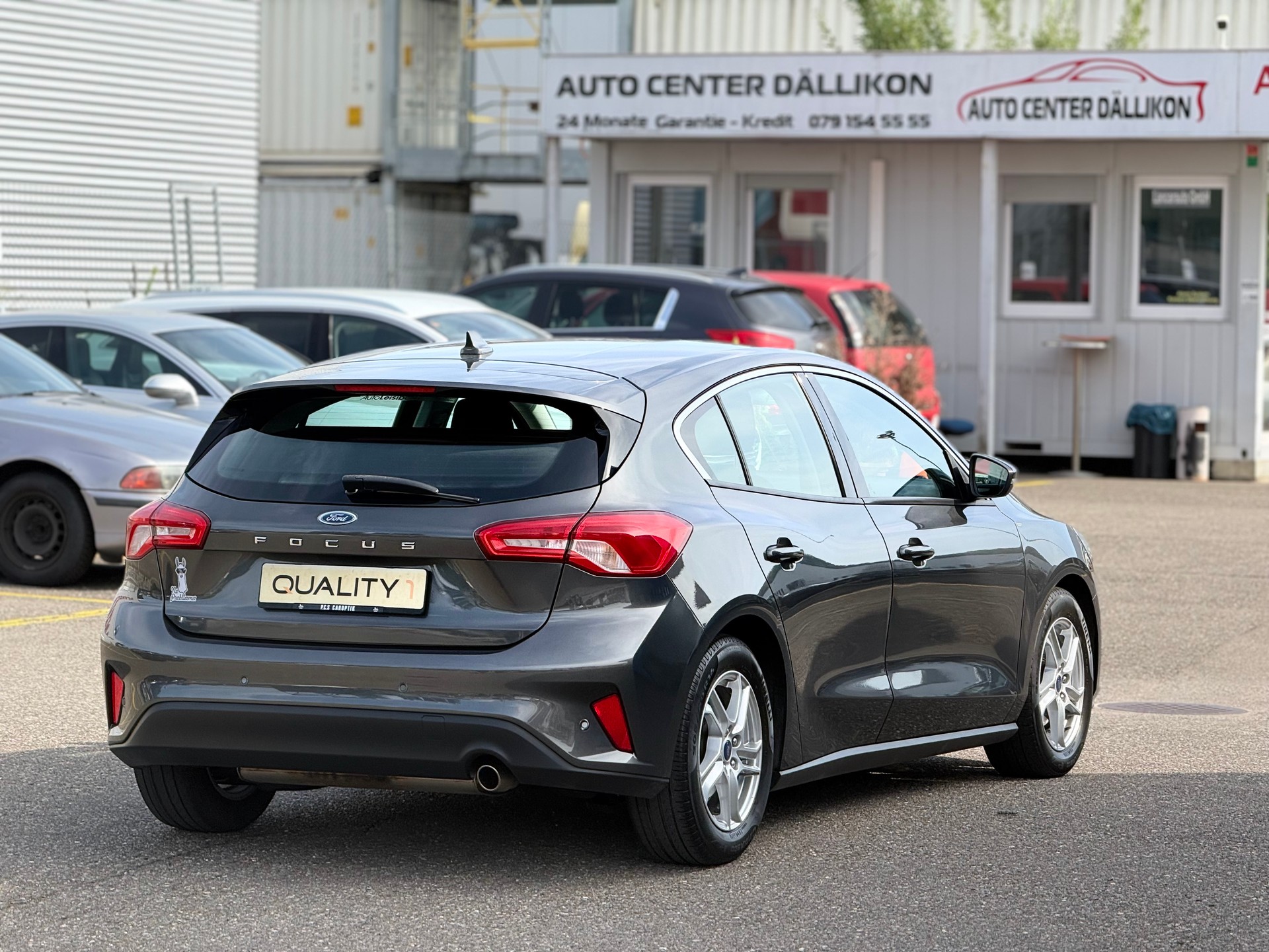 FORD Focus 1.0 SCTi Titanium Automatic-image-12