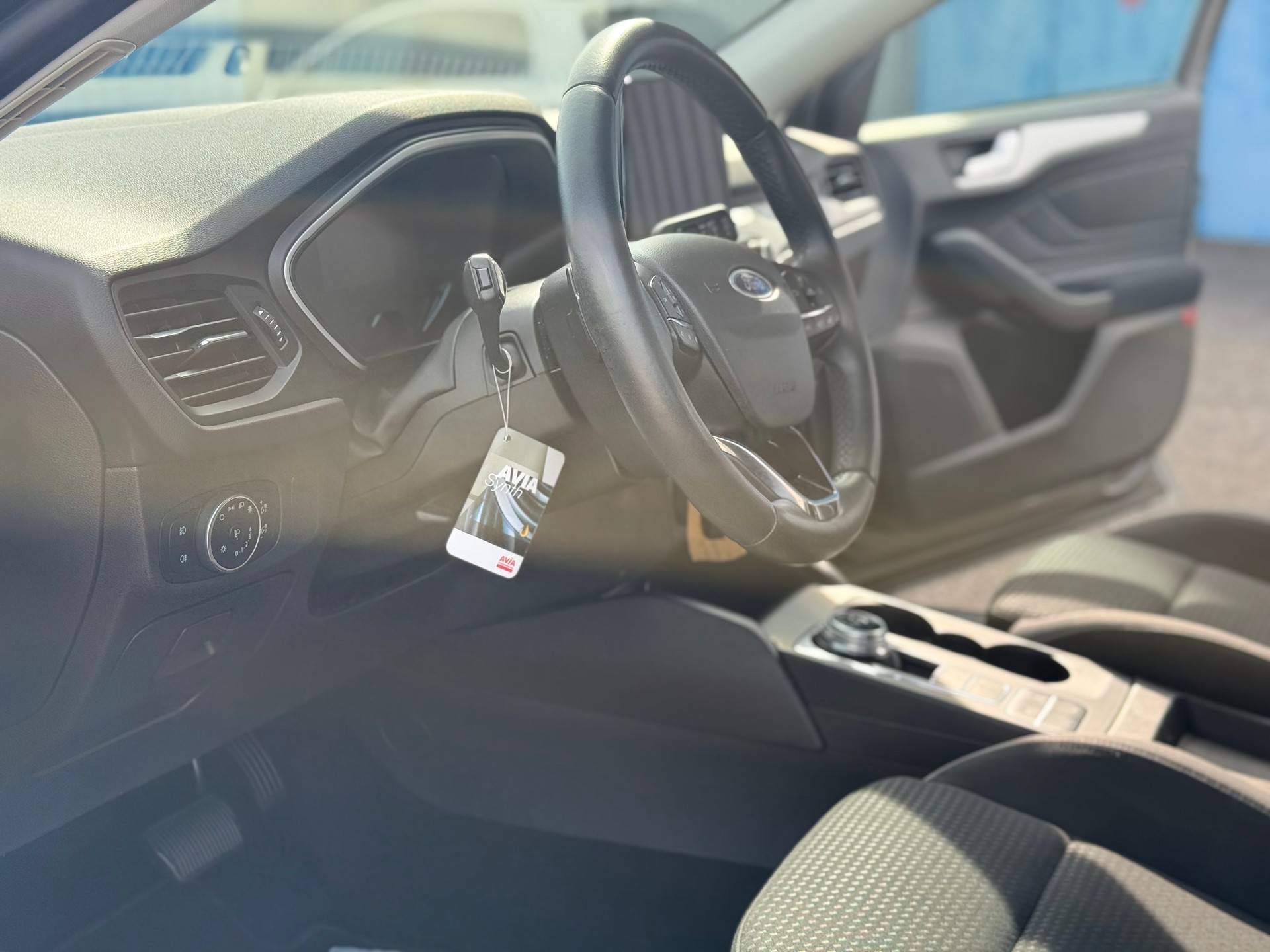 FORD Focus 1.0 SCTi Titanium Automatic-image-5