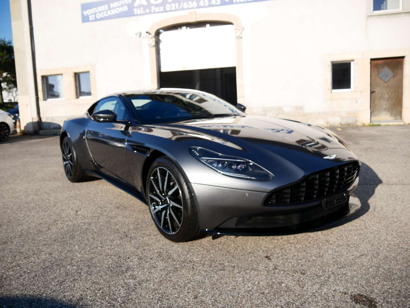 ASTON MARTIN DB11 V8 Touchtronic 3-image-5