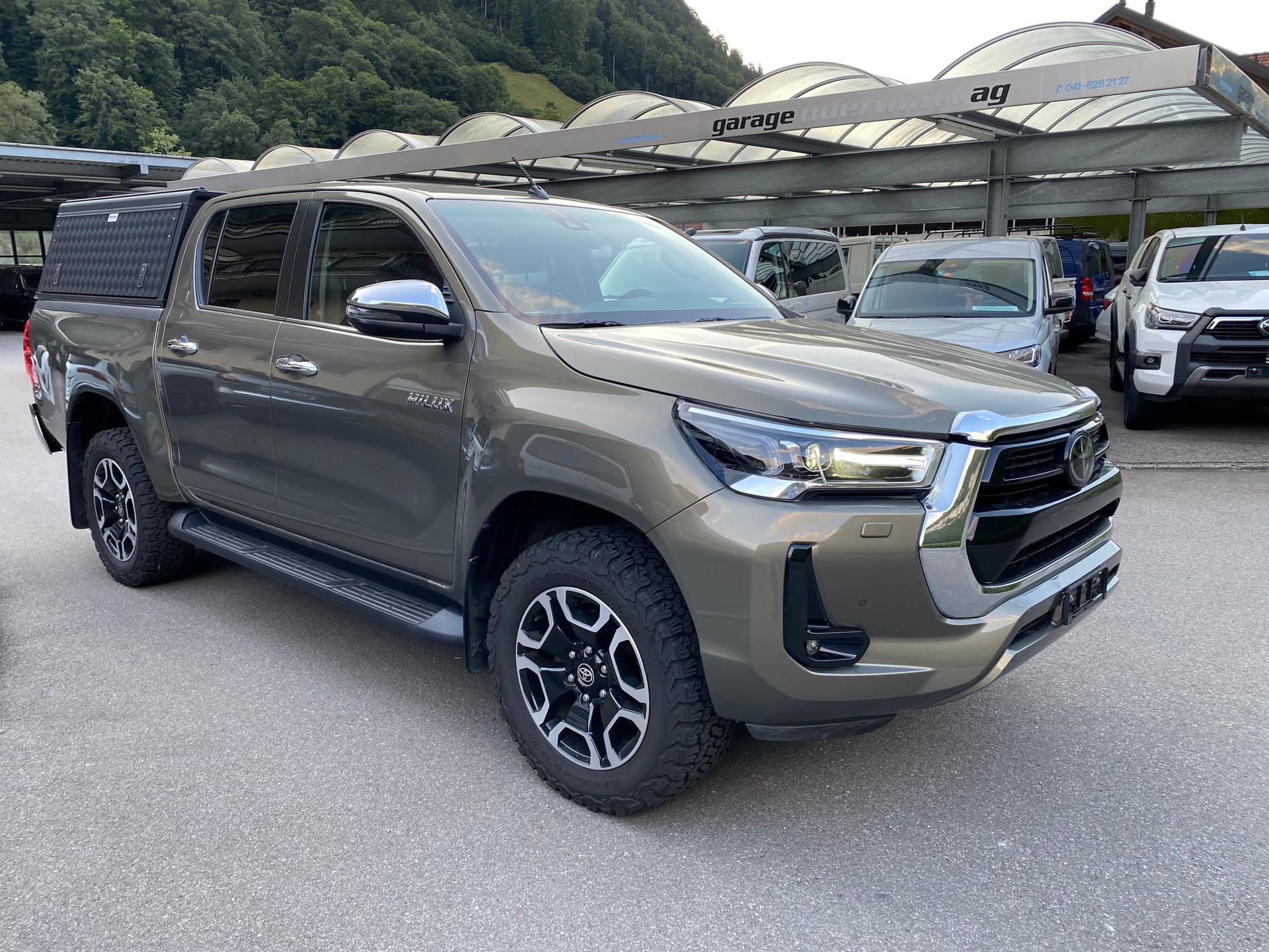 TOYOTA Hilux 2.8D-4D Premium Double Cab 4x4 A-image-14