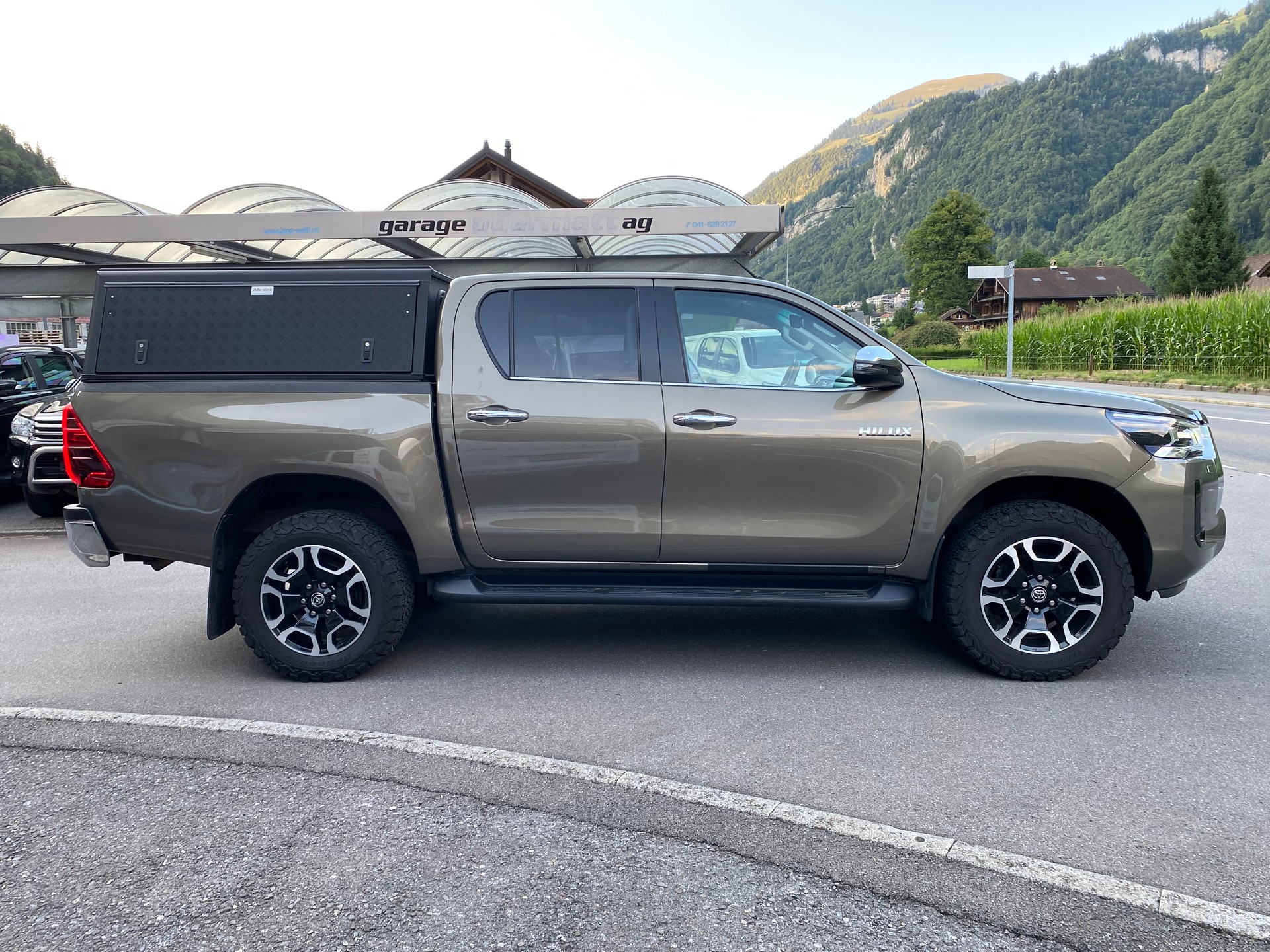 TOYOTA Hilux 2.8D-4D Premium Double Cab 4x4 A-image-15