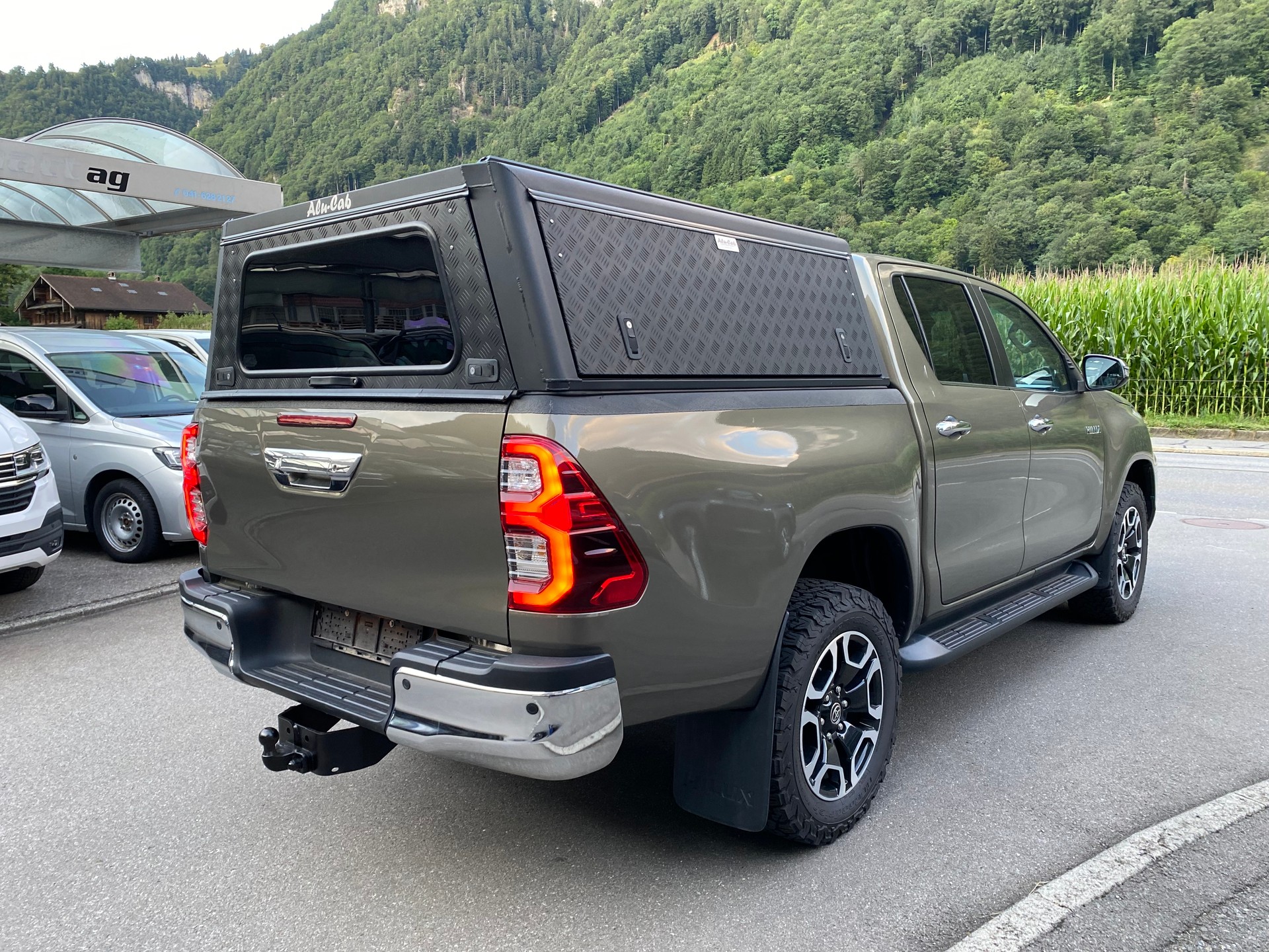 TOYOTA Hilux 2.8D-4D Premium Double Cab 4x4 A-image-13