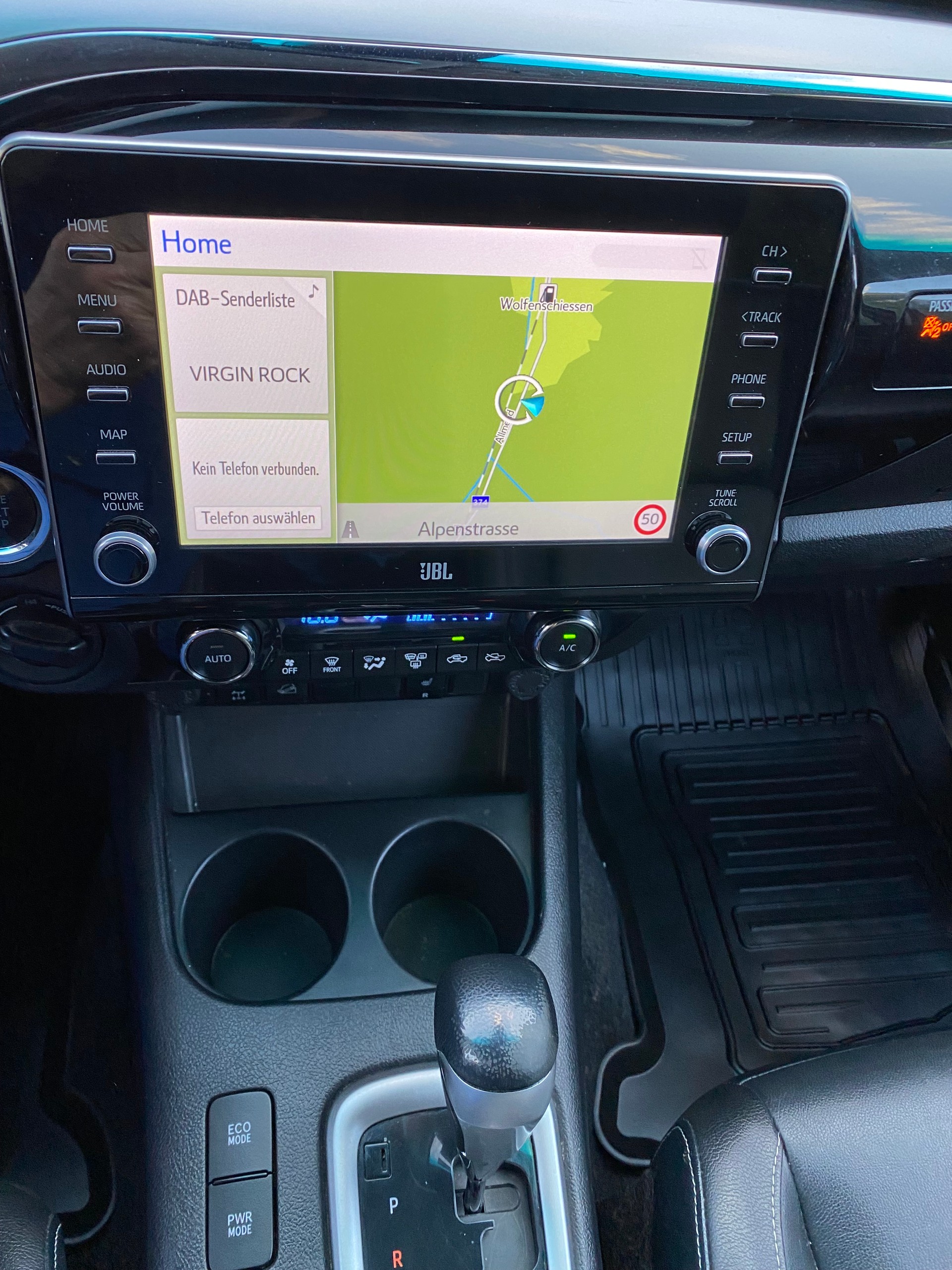 TOYOTA Hilux 2.8D-4D Premium Double Cab 4x4 A-image-4