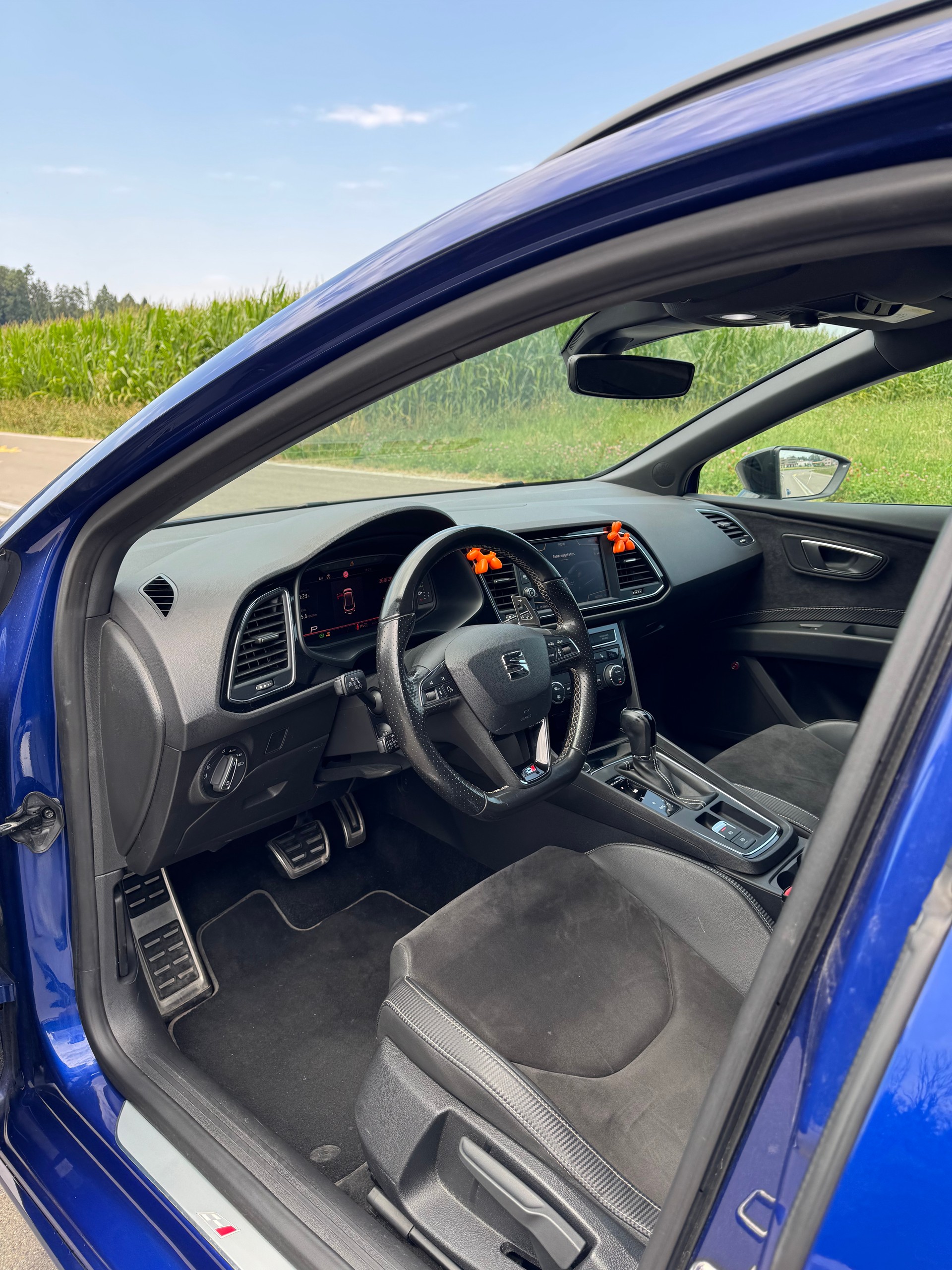 SEAT 2.0 TSI 370 Cupra 4Drive DSG Carbon-image-5