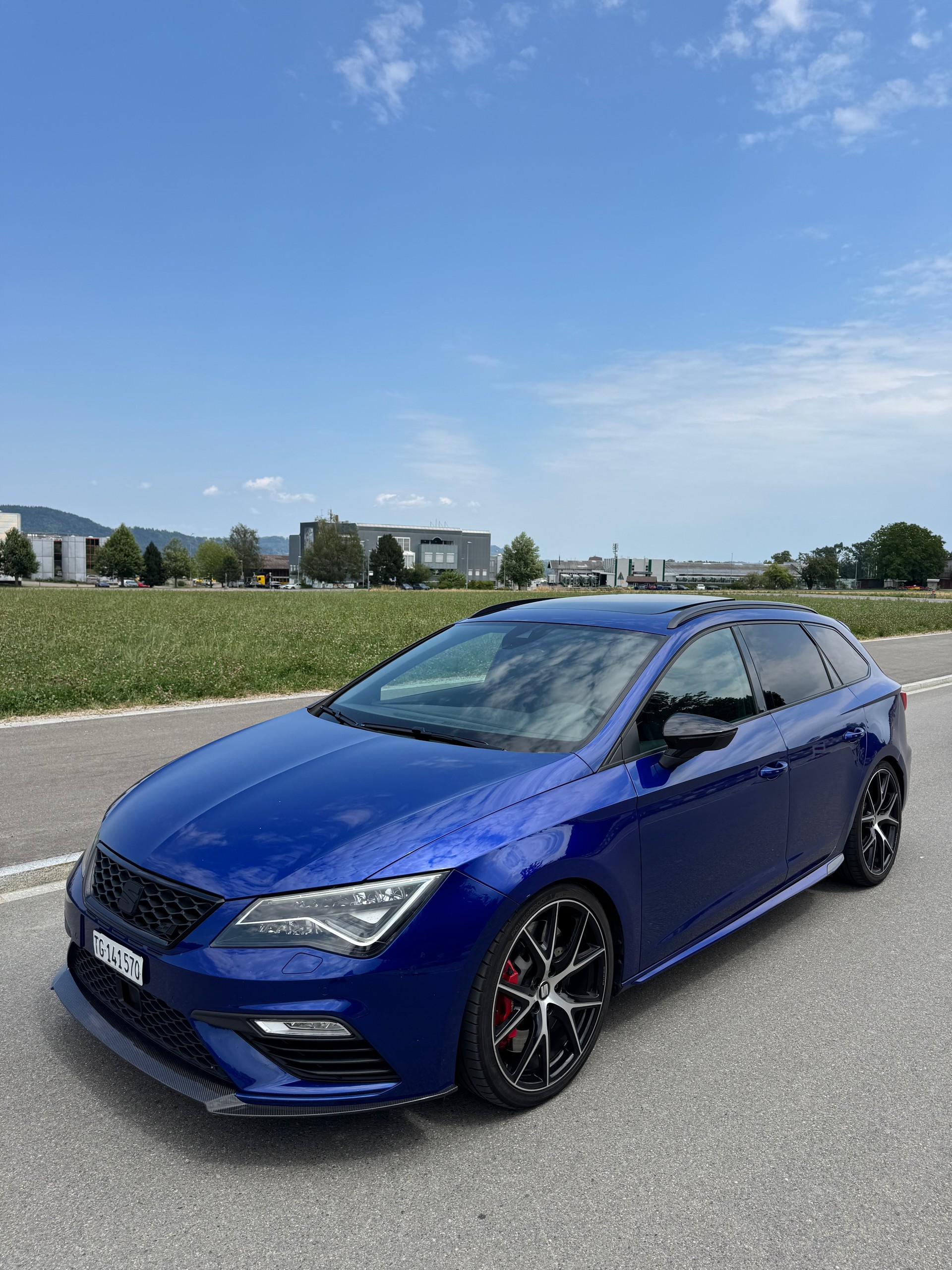 SEAT 2.0 TSI 370 Cupra 4Drive DSG Carbon-image-0