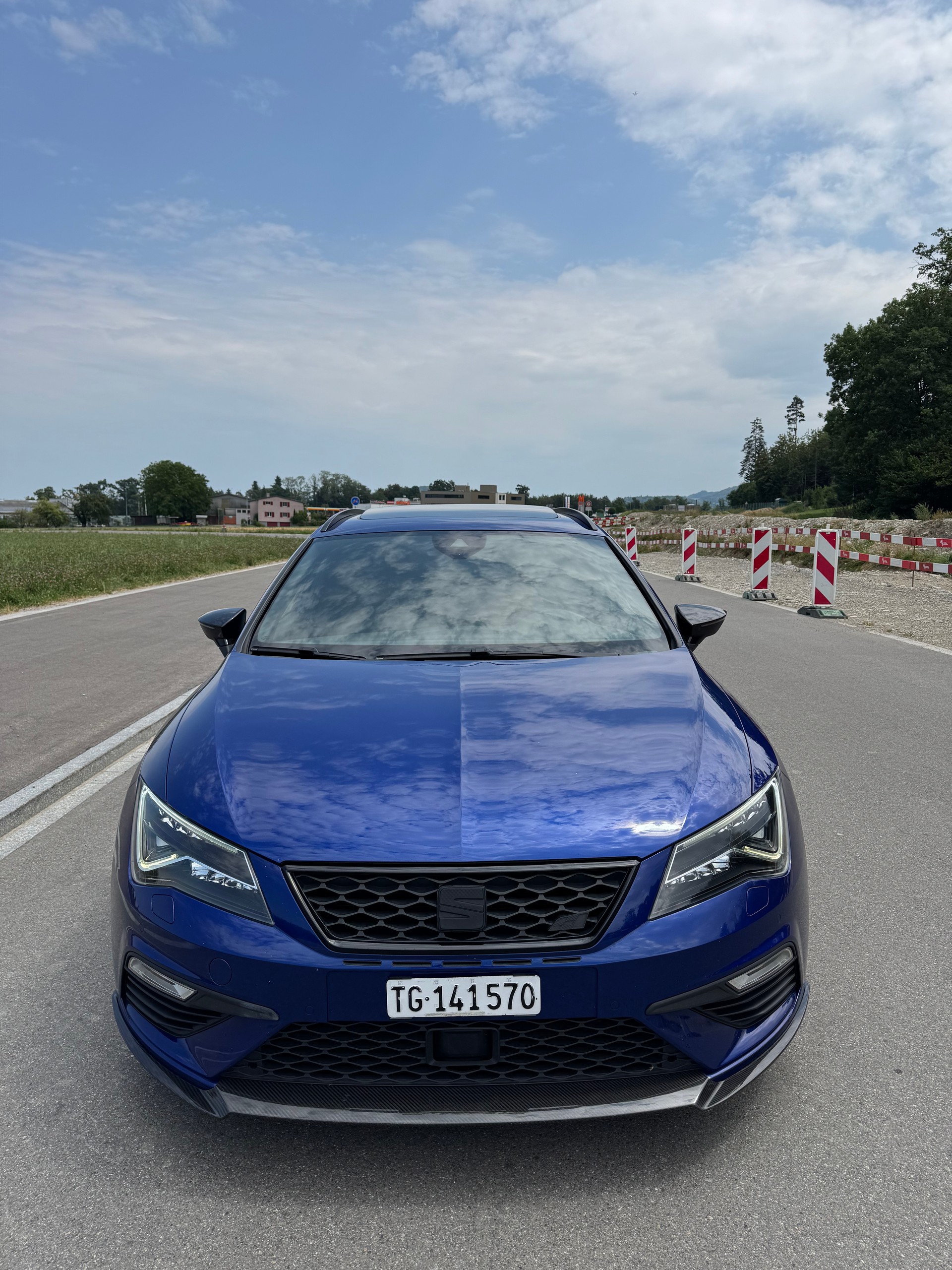 SEAT 2.0 TSI 370 Cupra 4Drive DSG Carbon-image-1